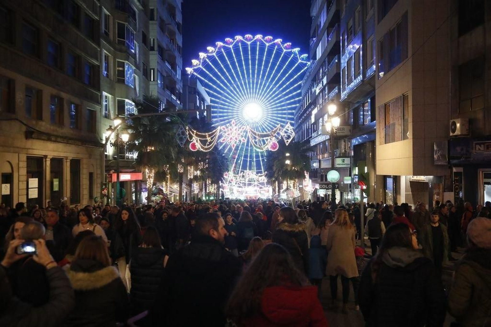 Los turistas invaden Vigo en el Puente178