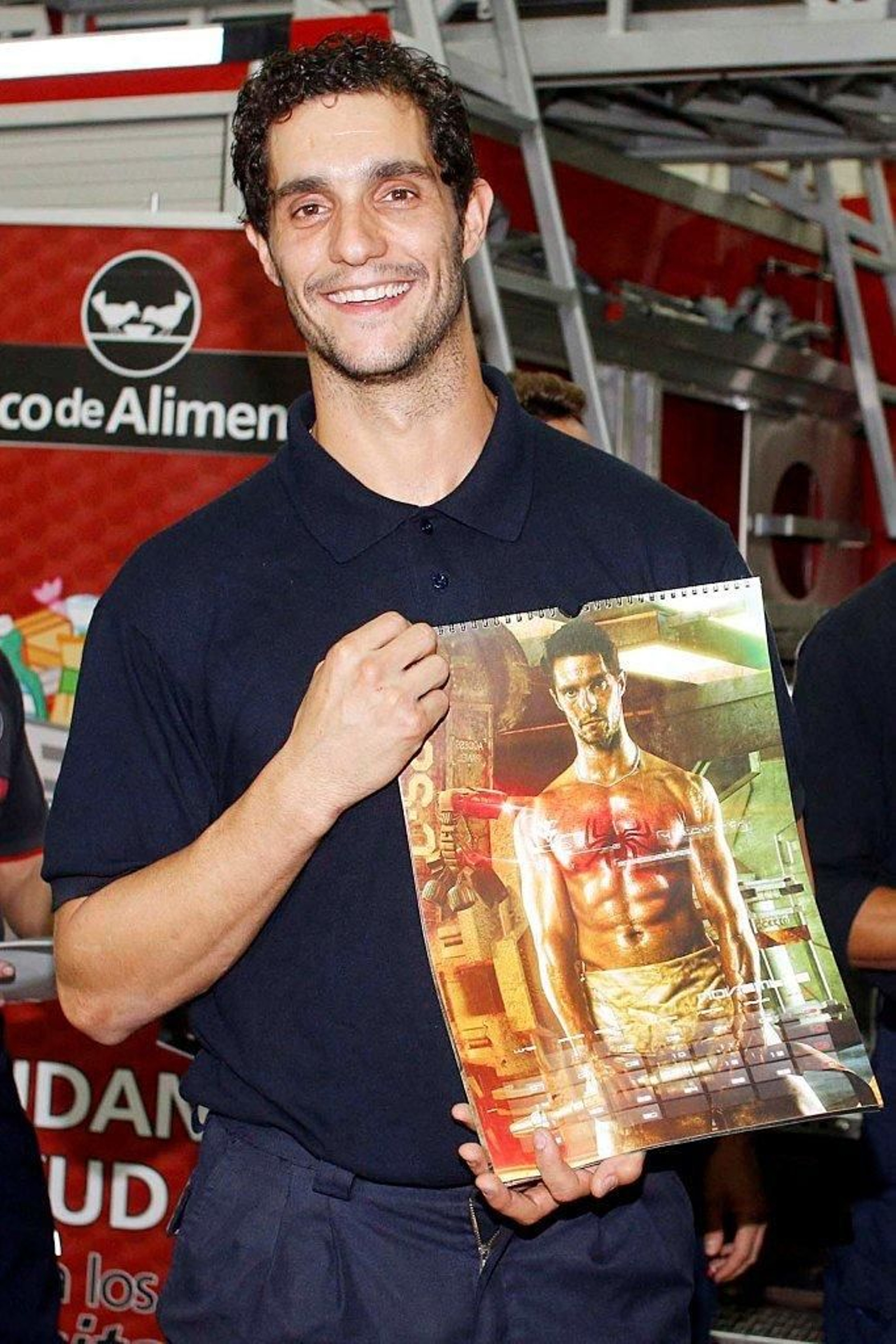 Calendario solidario de los bomberos de Vigo Foto JV Landín 01