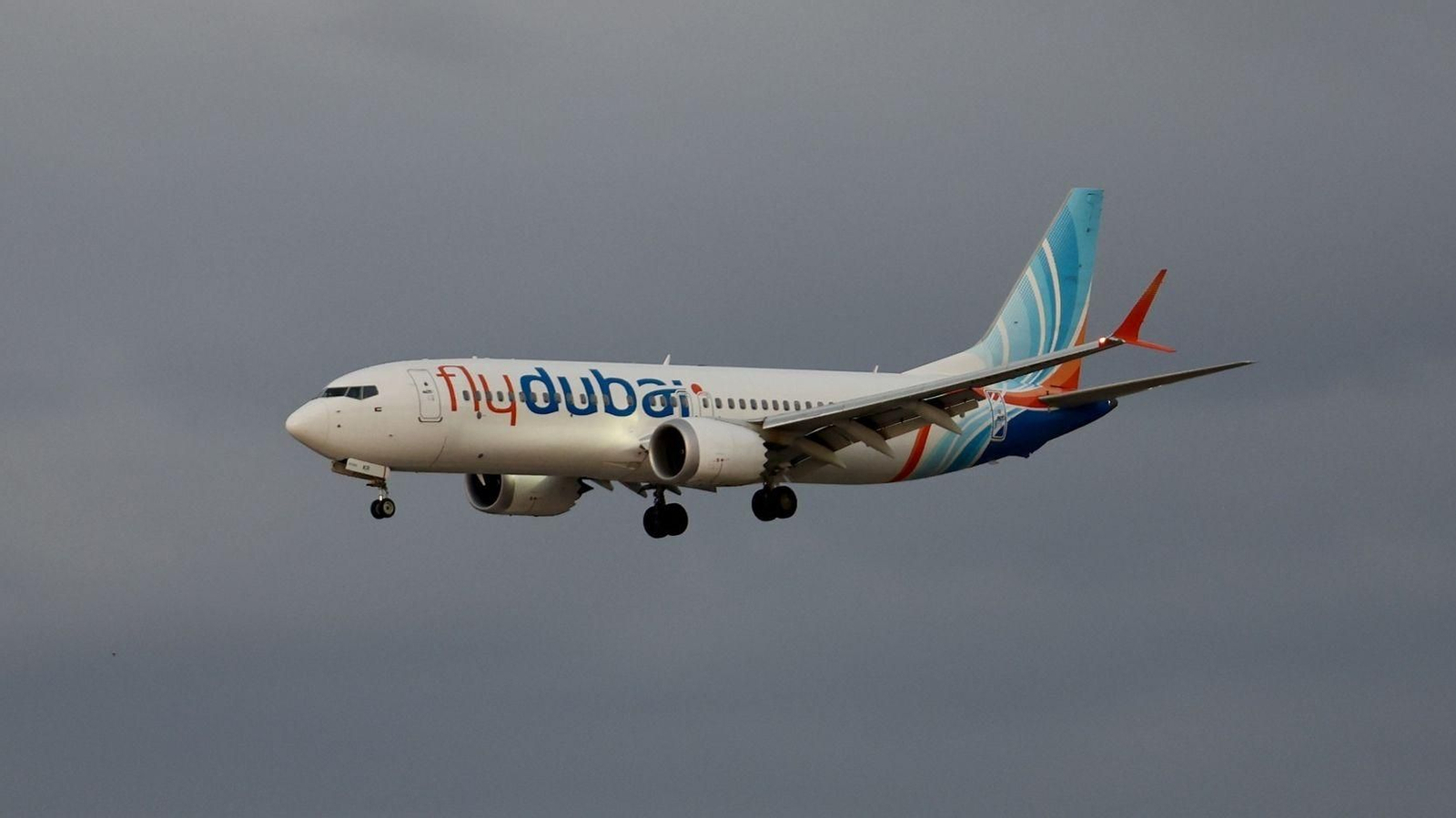 Un avión de la aerolínea Flydubai aterriza en Tel Aviv.