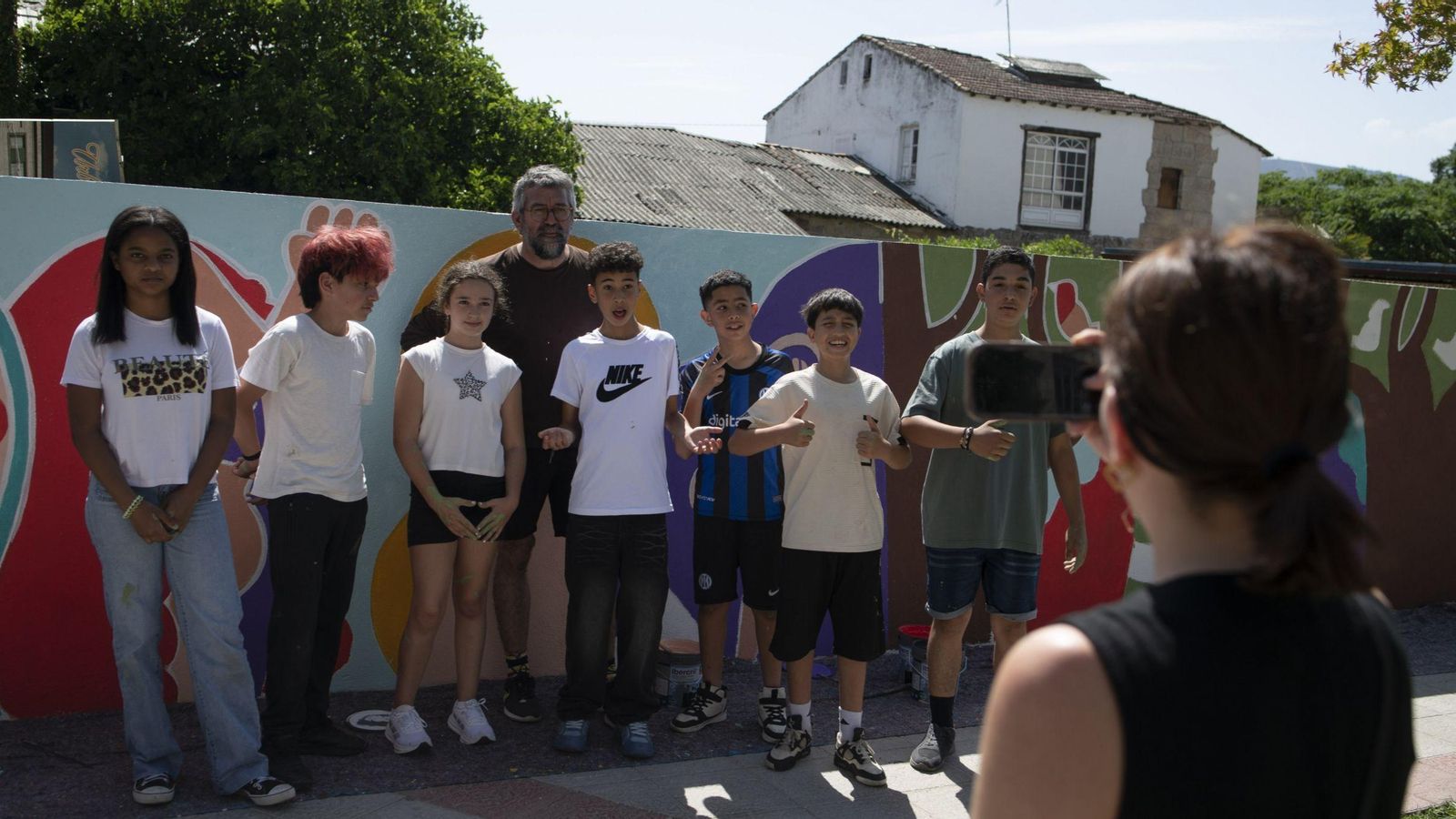 Alumnado de 6º de Primaria do CEIP Princesa de España, xunto con Leandro Lamas.