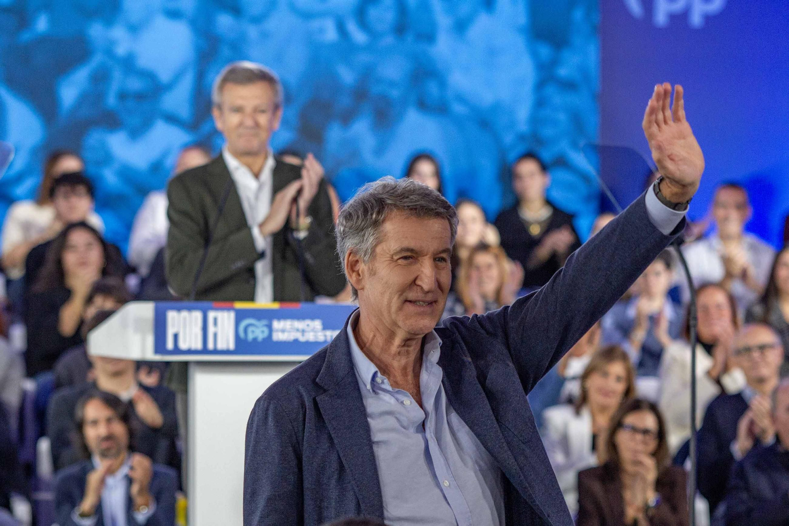 Galería | Feijóo hace parada en Vigo con la precampaña electoral del 29-N