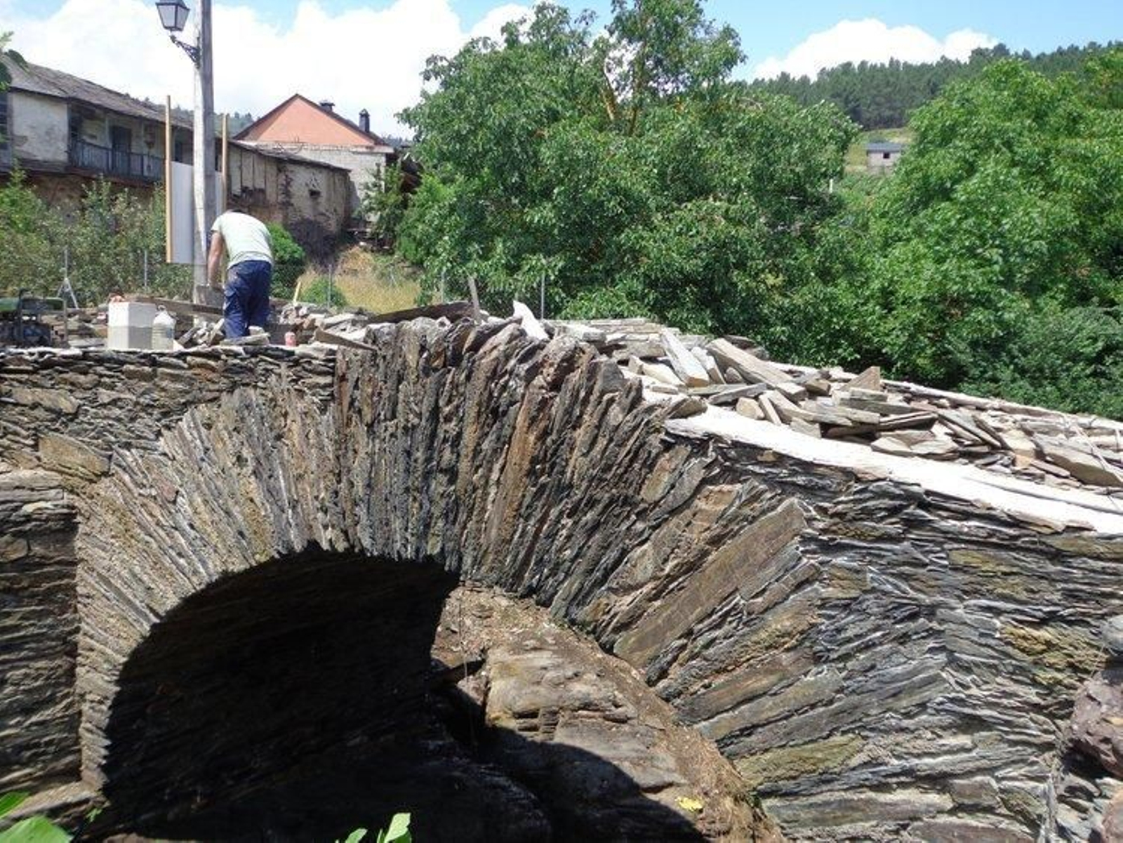 Las piedras-pretiles desaparecieron, en Éntoma.
