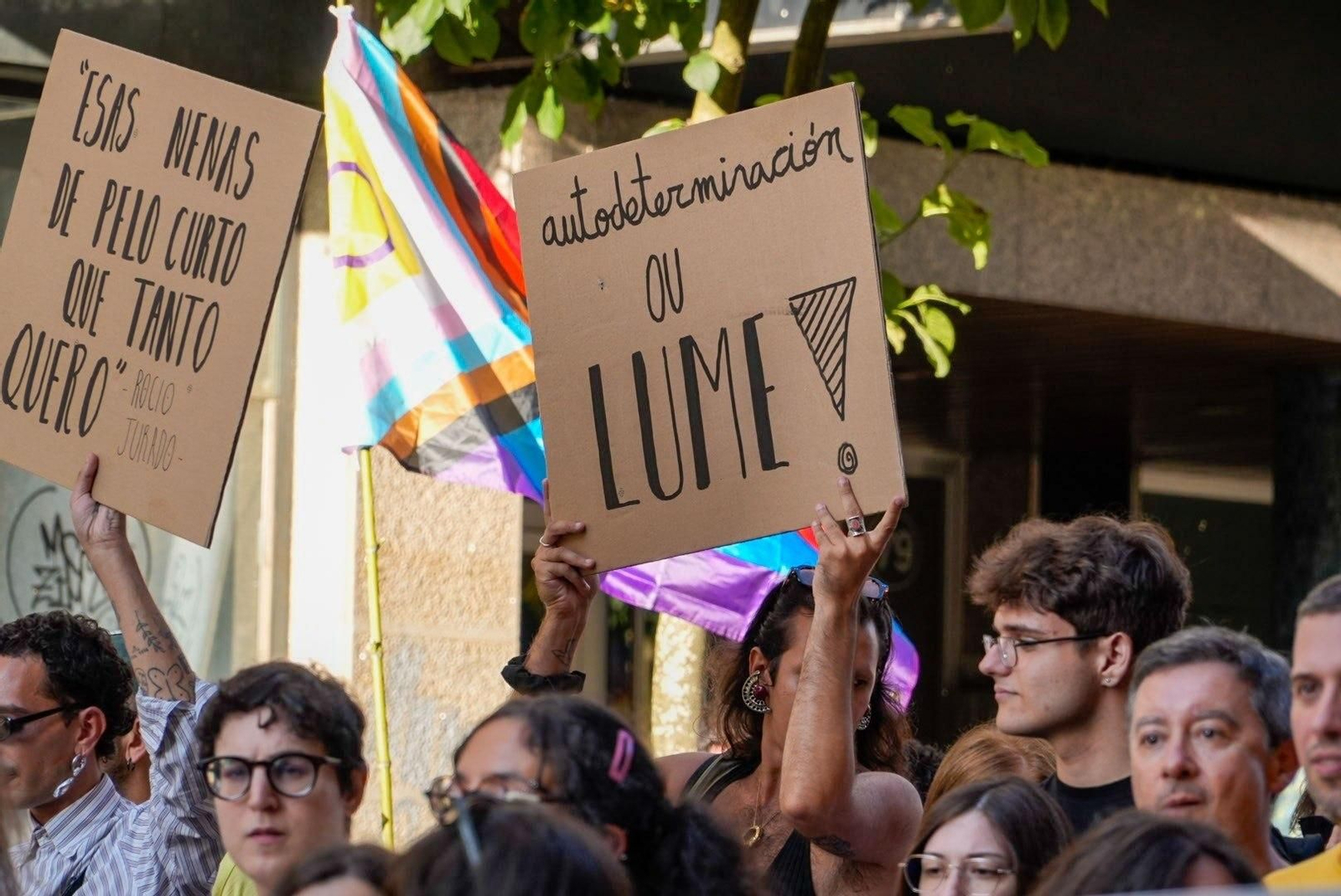 Galería | Una marea multicolor inunda las calles de Vigo por el Día del Orgullo LGTBIQ+