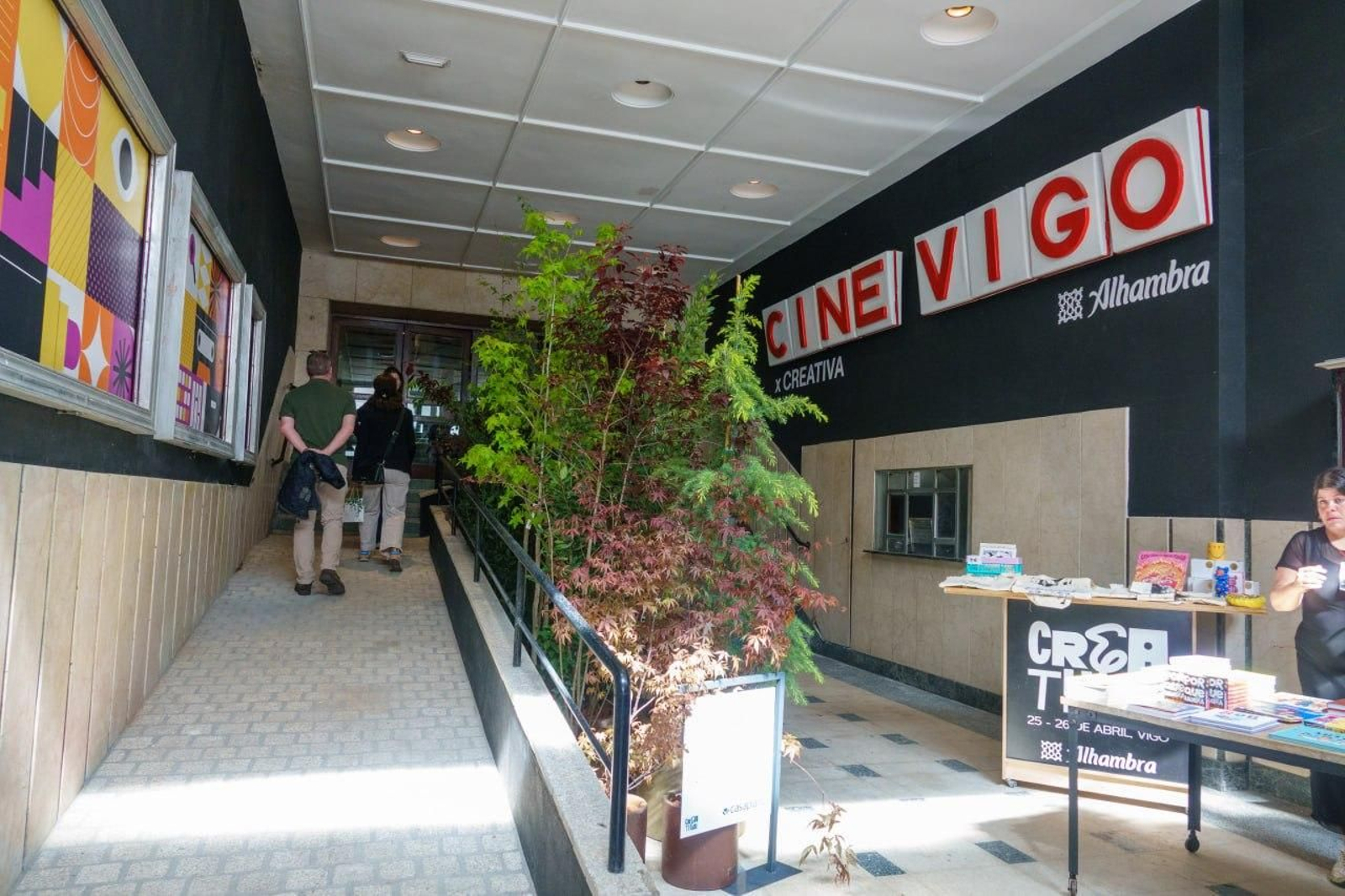 Galería | Reabre el emblemático Cine Vigo tras 20 años cerrado