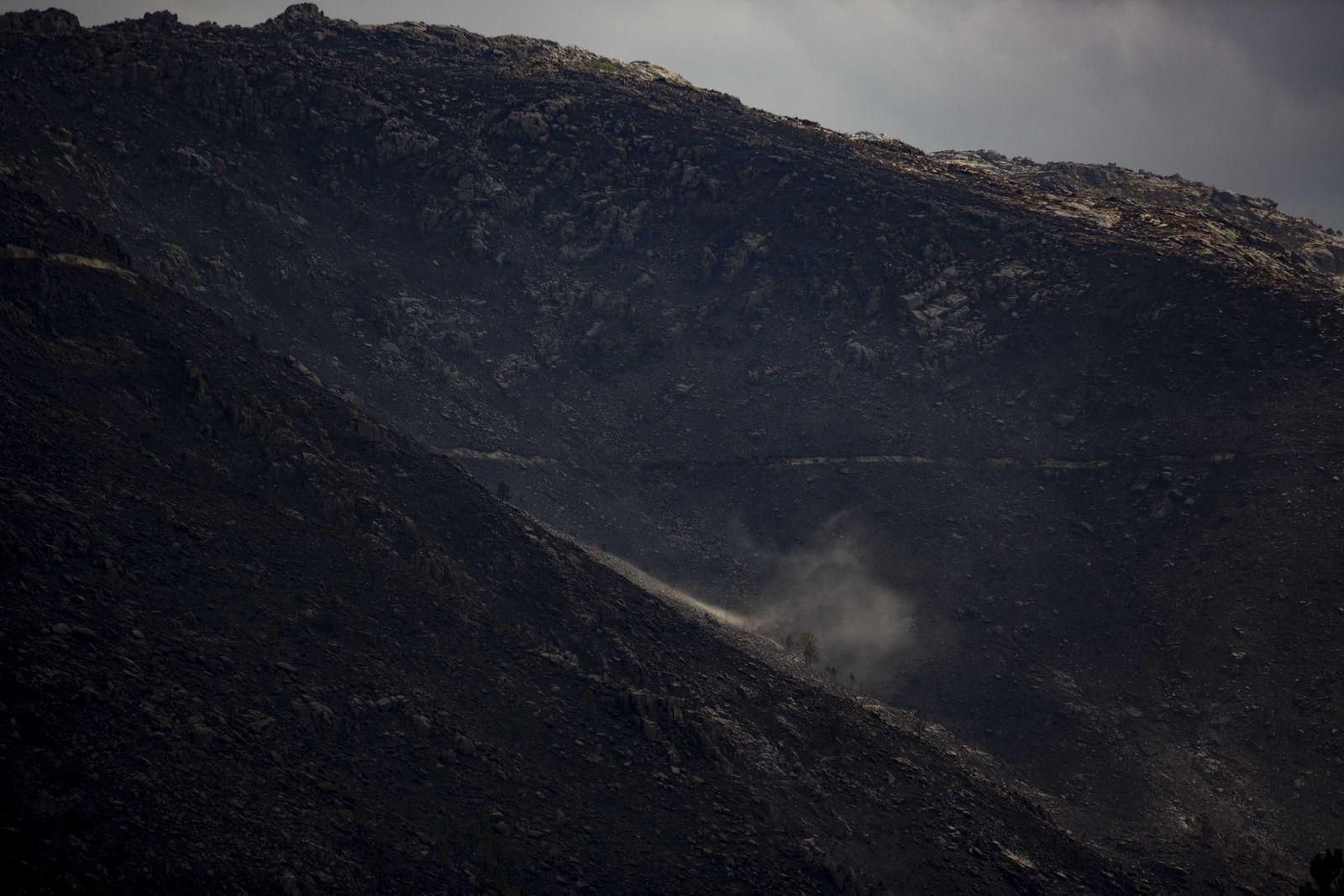 El Xurés se tiñe de negro tras los incendios (XESÚS FARIÑAS)
