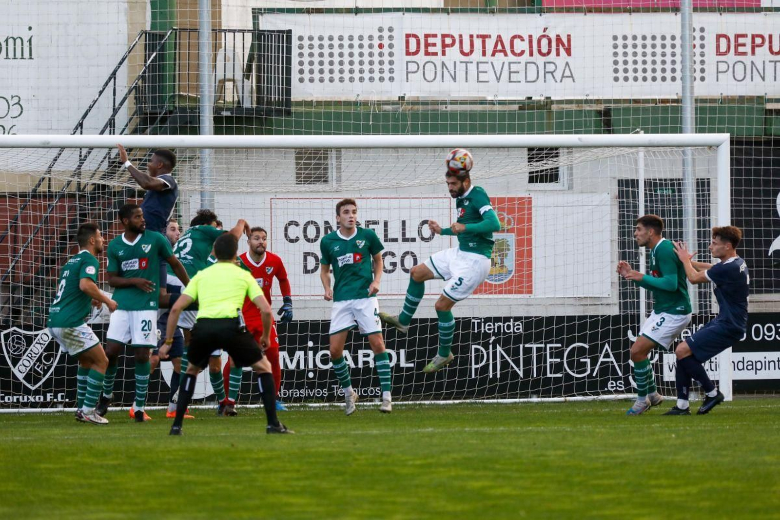 Andriu fue el jefe del juego aéreo en el área propia y anotó también de cabeza su segundo tanto.