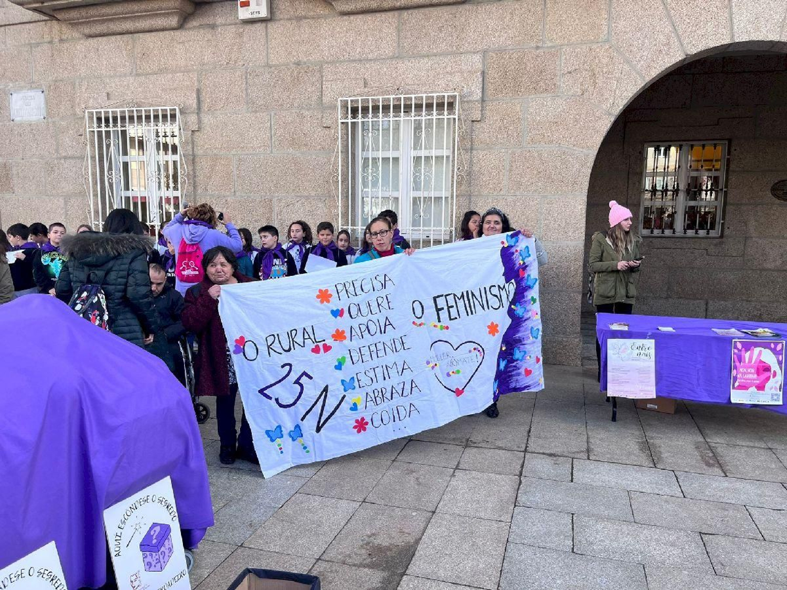 La comarca de Monterrei se congrega en la Plaza do Concello de Verín. Foto: Concha Caneiro