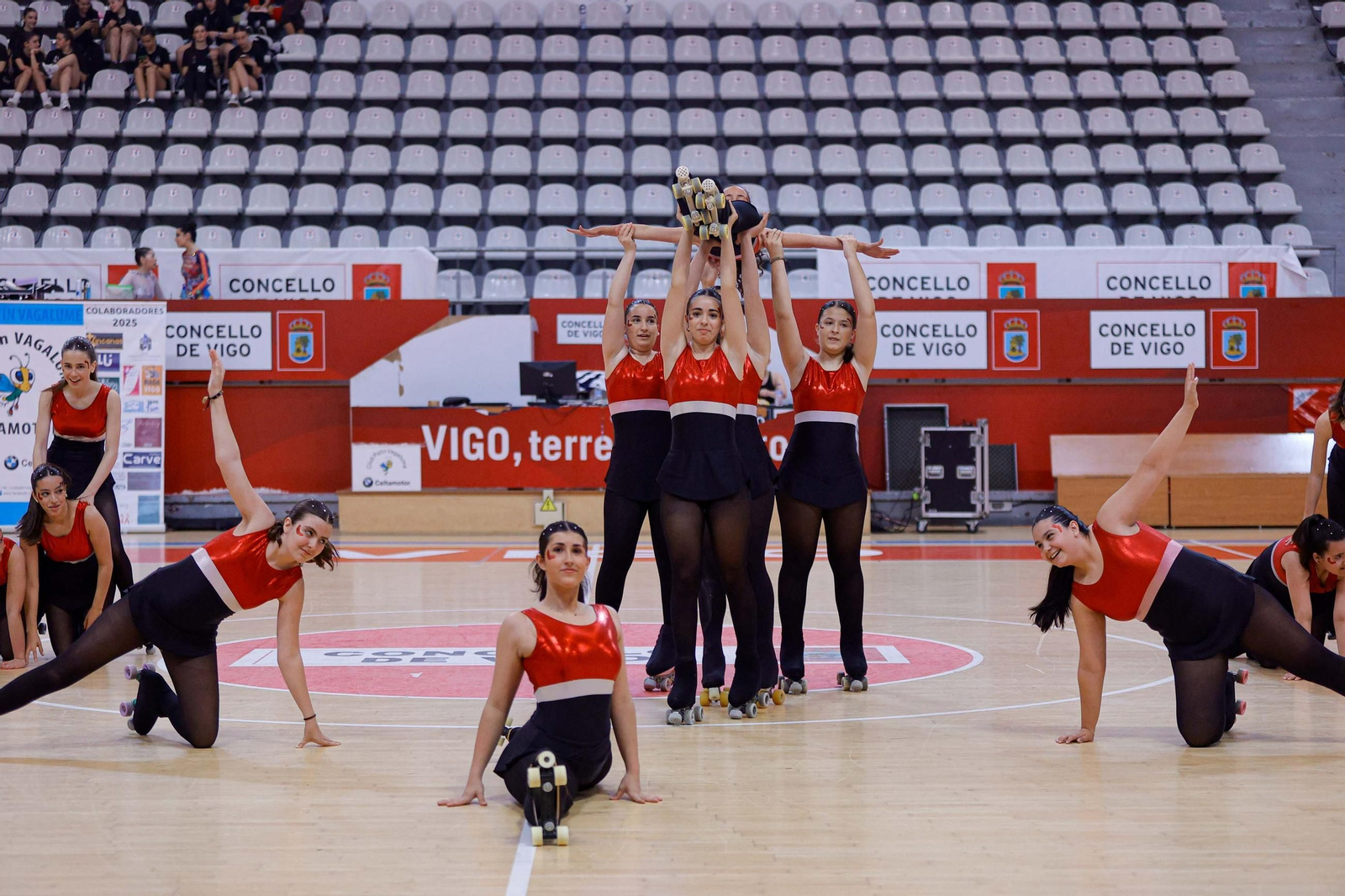 Galería | El pabellón de As Travesas celebra el Día do Patín
