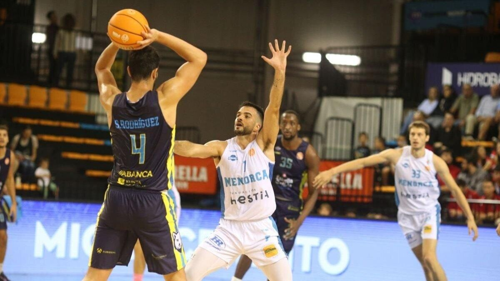 Sergio Rodríguez busca un compañero al que pasar.