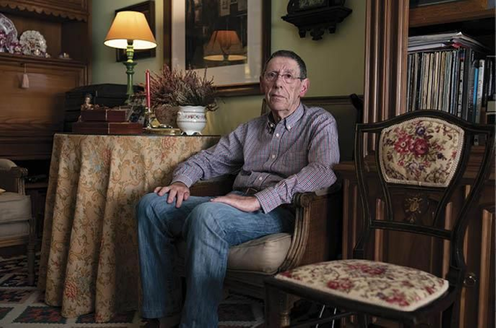 Luis Fernández sufre problemas de movilidad (XESÚS FARIÑAS).