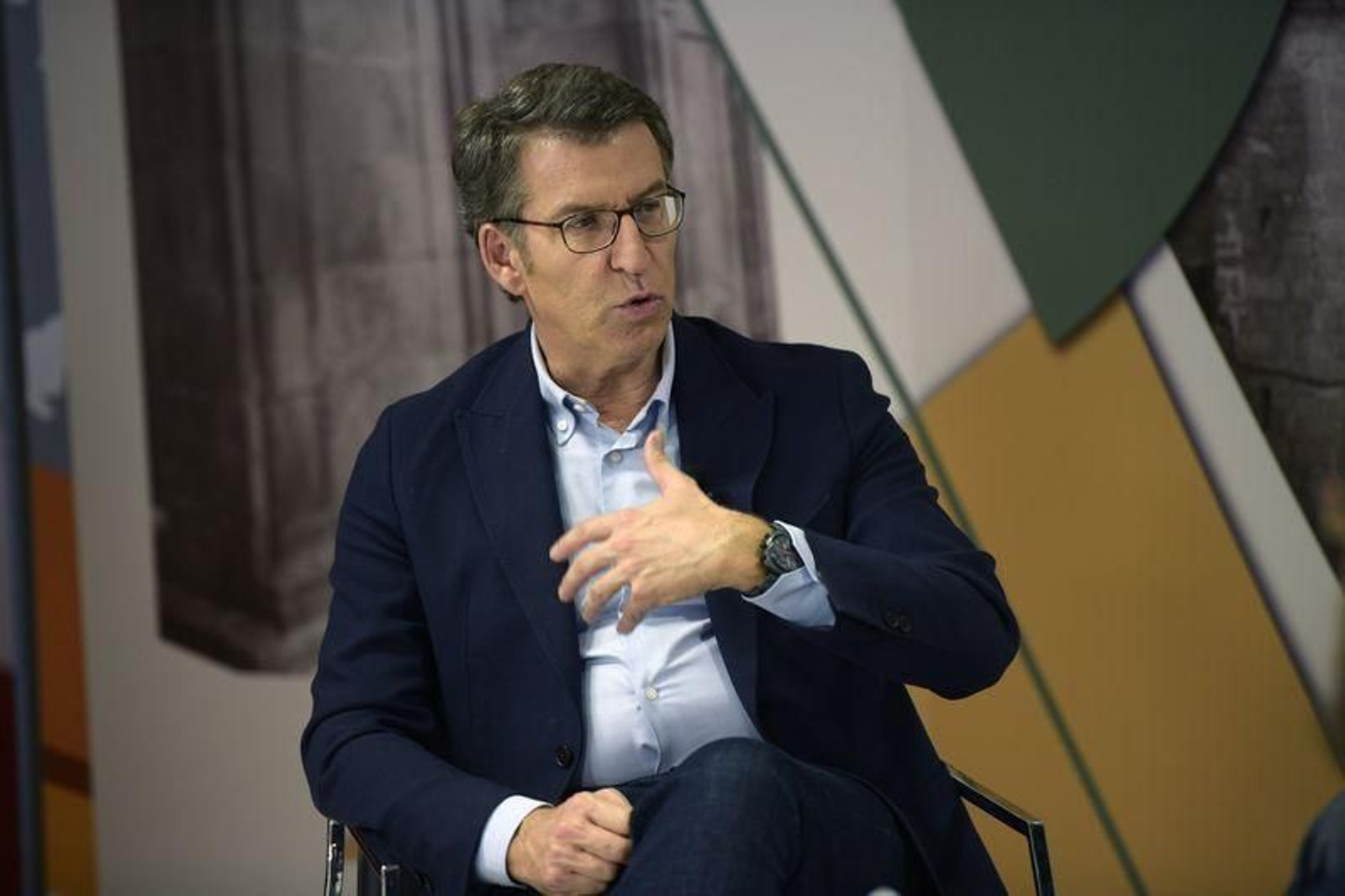 Núñez Feijóo, durante una entrevista en el plató de Telemiño (XESÚS FARIÑAS).