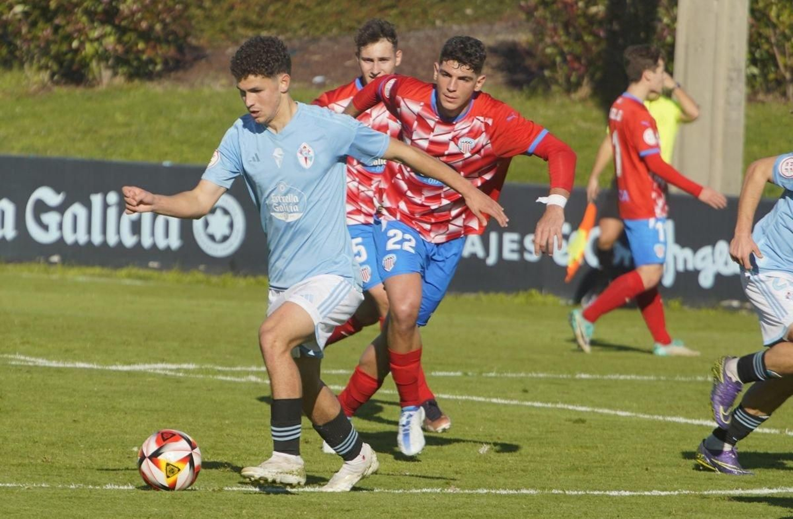 El segundo filial del Celta supo manejarse en inferioridad numérica durante más de 50 minutos.