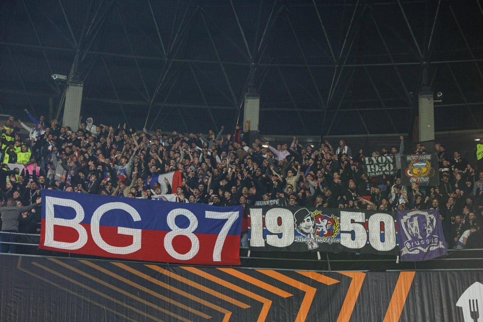 Galería | El Celta y el Olympique, un duelo de altura en Balaídos
