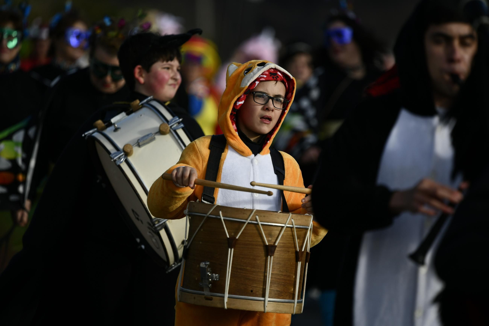 Galería | El desfile de los chocalleiros por Vilardevós, el Entroido en fotos