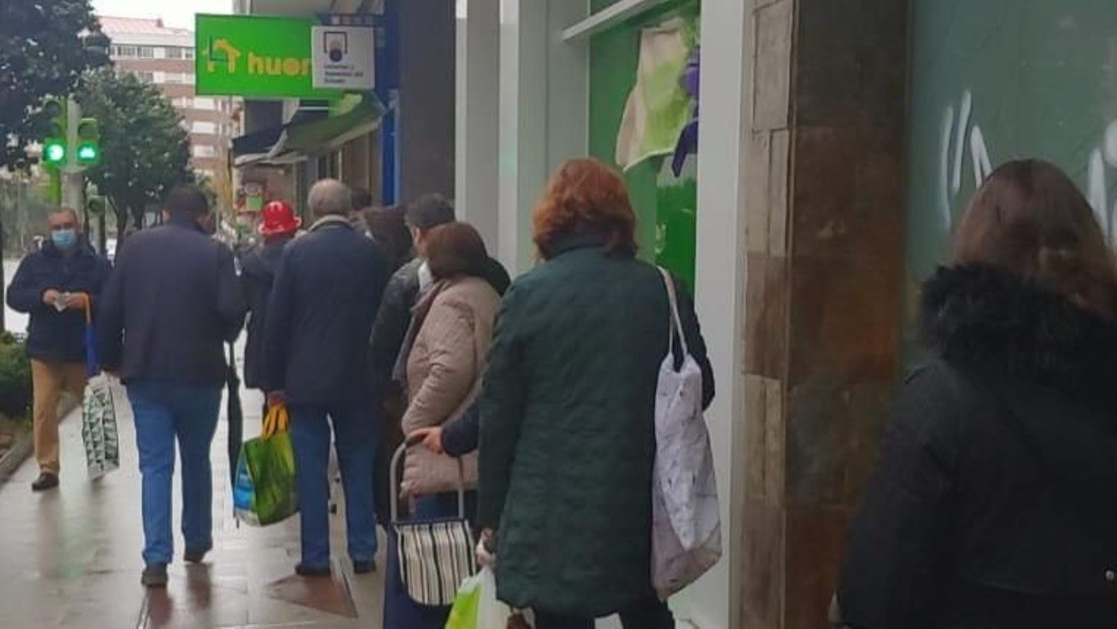 Colas en una administración de lotería en Vigo