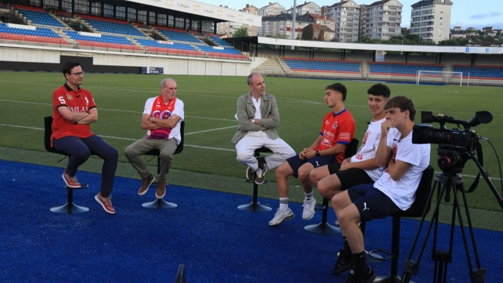 Migui, Roi Currás y Justino fueron algunos de los invitados en el programa especial de Telemiño en el estadio de O Couto.