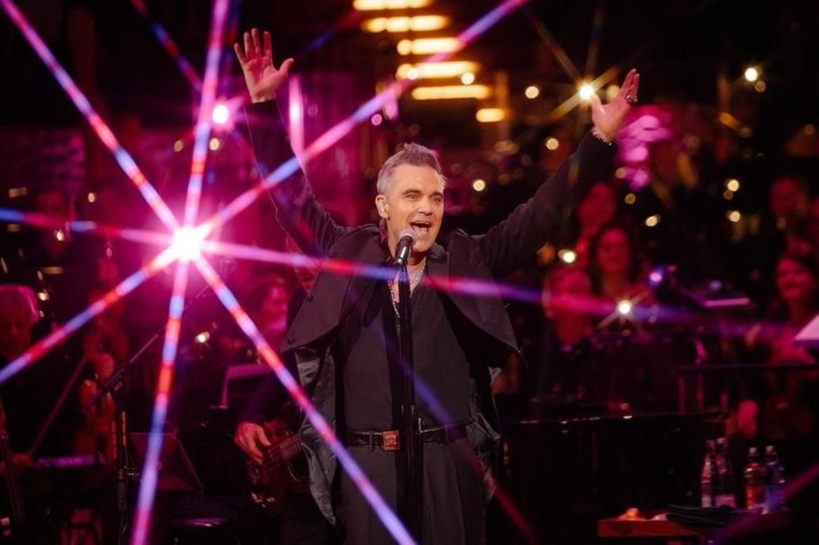 Robbie Williams, en concierto. // @robbiewilliams