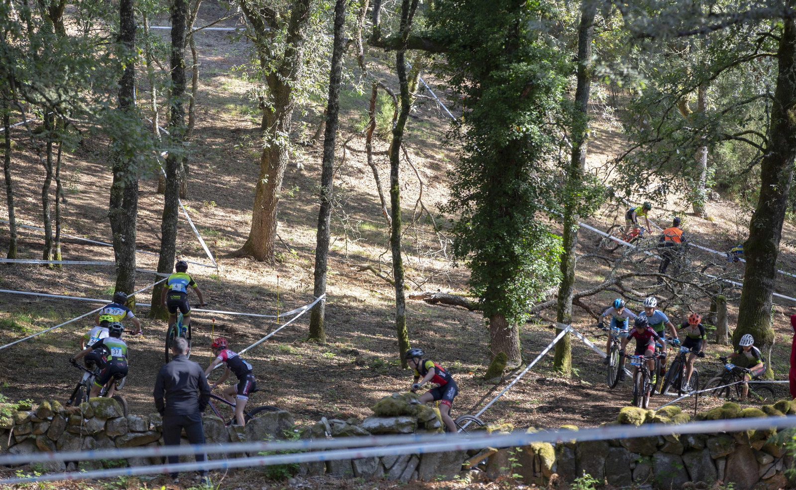 Participantes de la prueba Mini BTT Estacións Vivas que este fin de semana se celebró en Baños de Molgas.