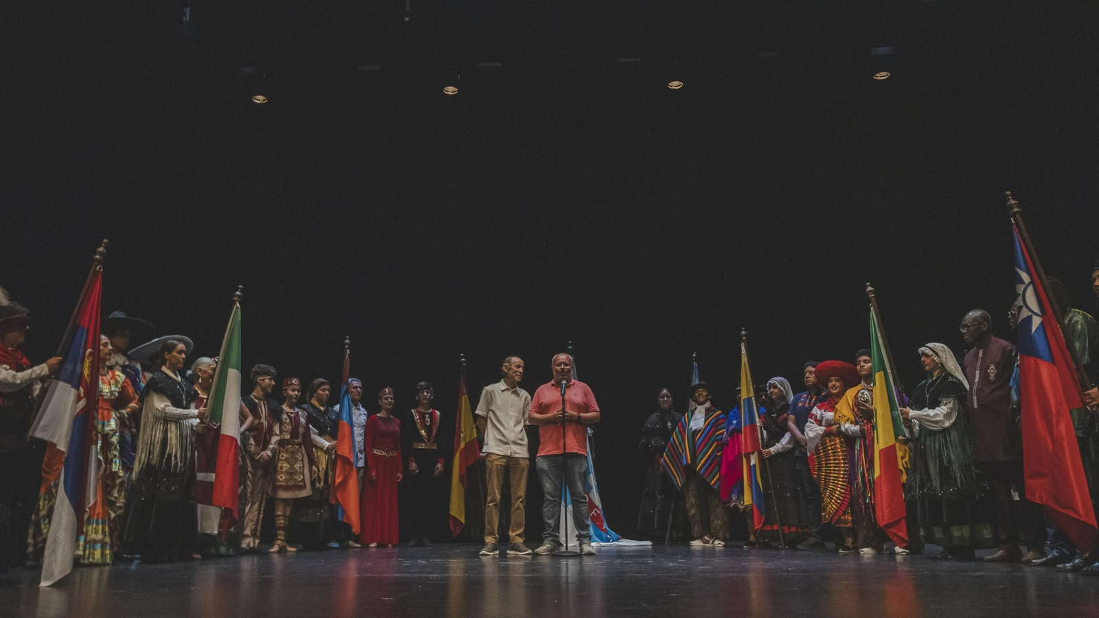La ceremonia de las banderas abrió el festival.
