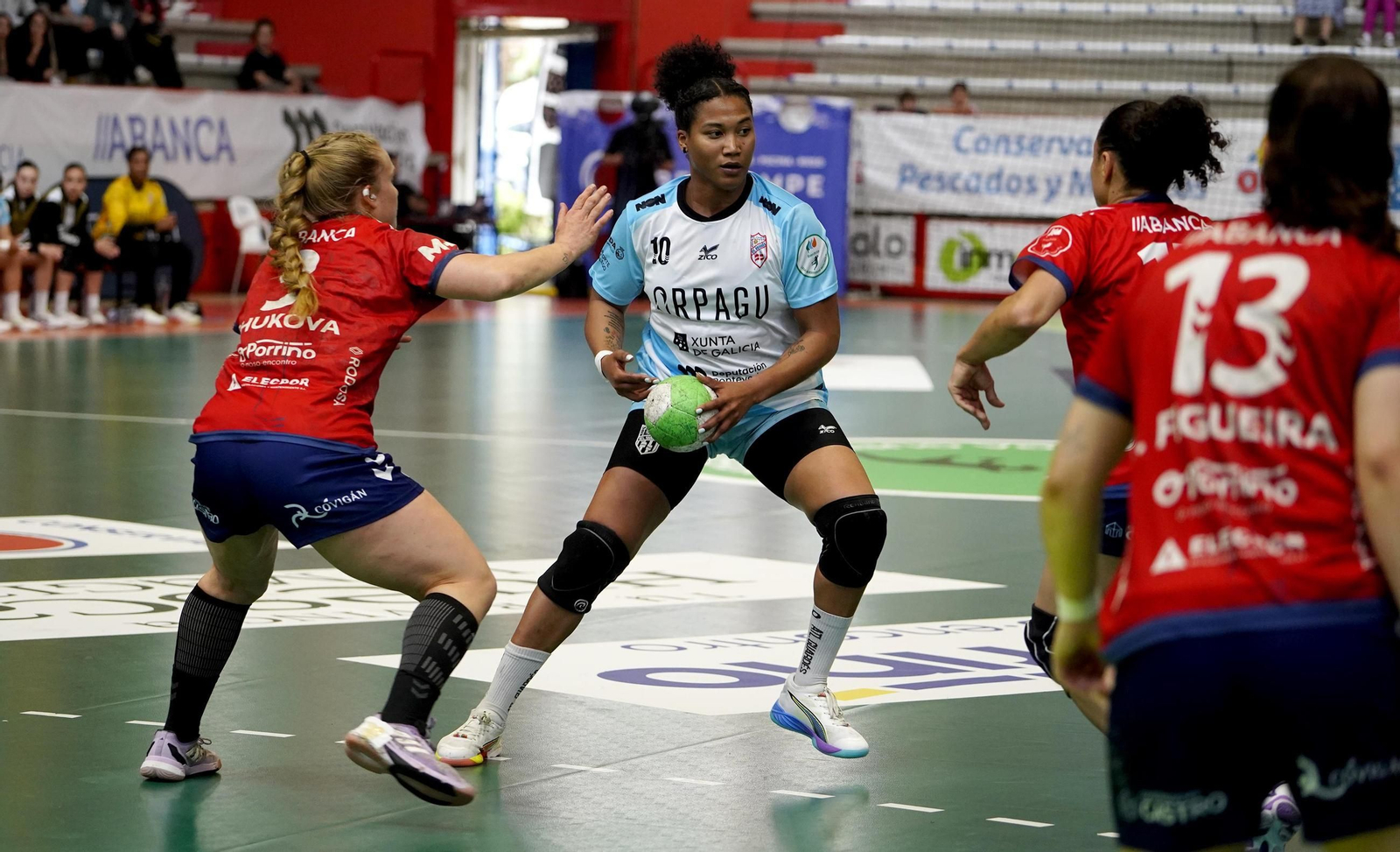 Galería | Porriño y Guardés se miden en el derbi femenino