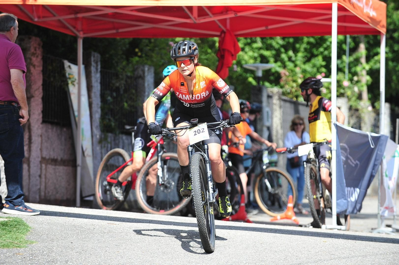 Una de las ciclistas que compitió en Ramirás