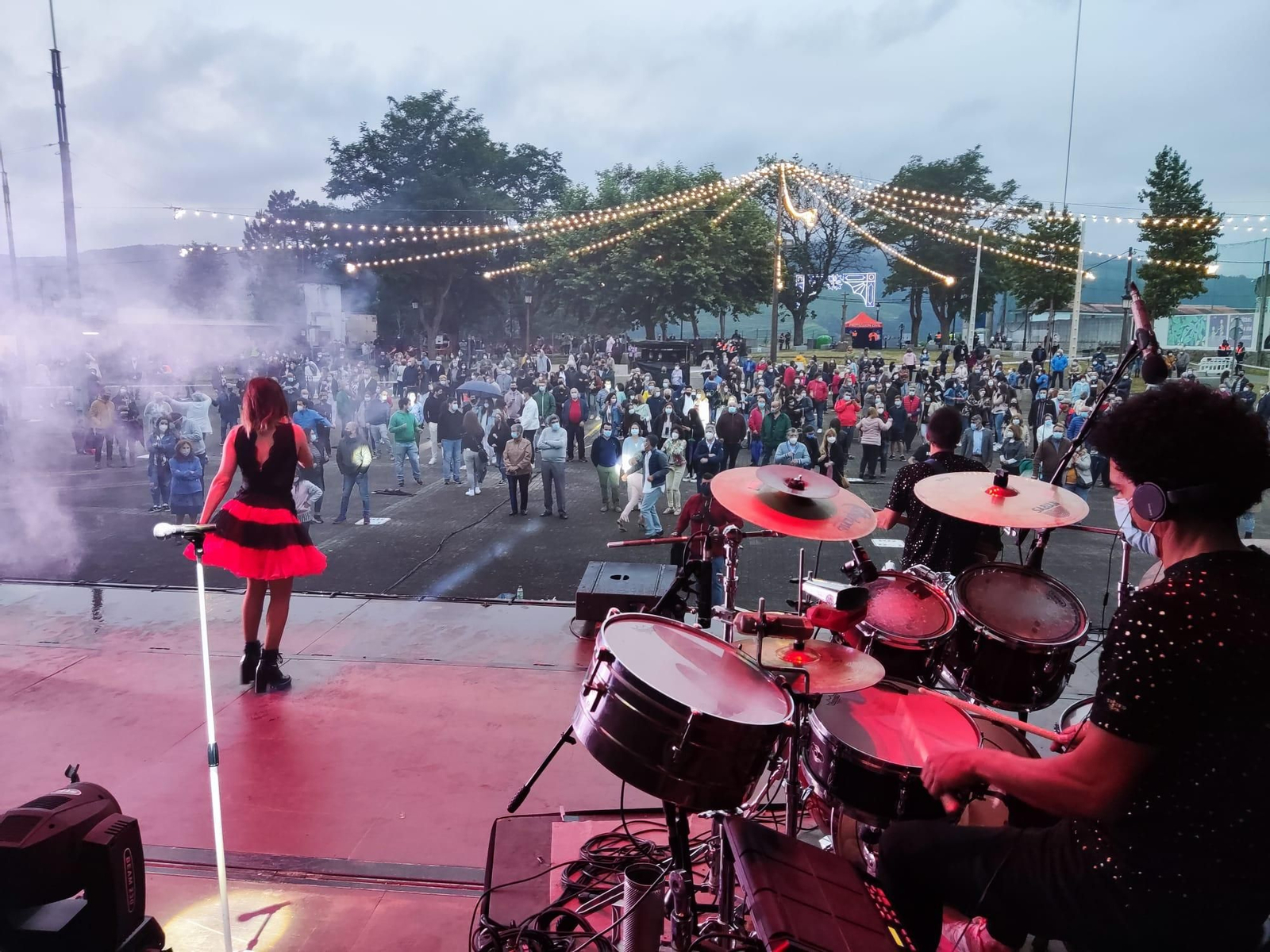 Tomiño vuelve a bailar en una verbena _ Vicente Alonso 33