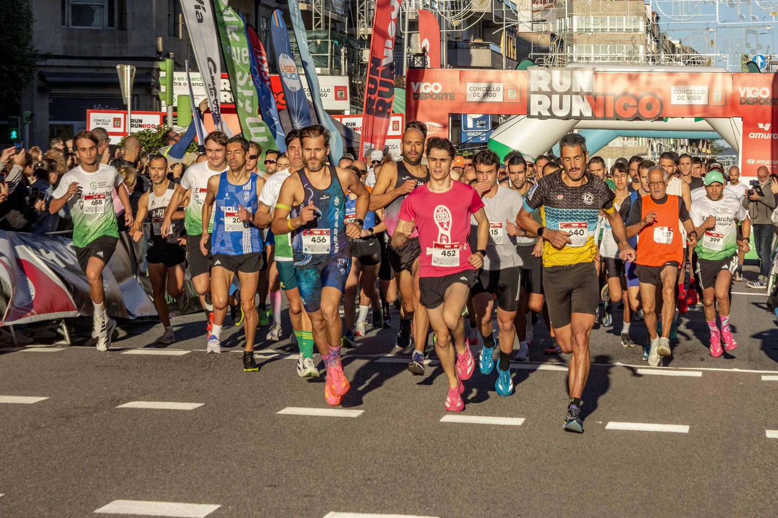 Galería | La Vigo en Marcha contra o Cancro congrega a 3.000 personas en su primera edición