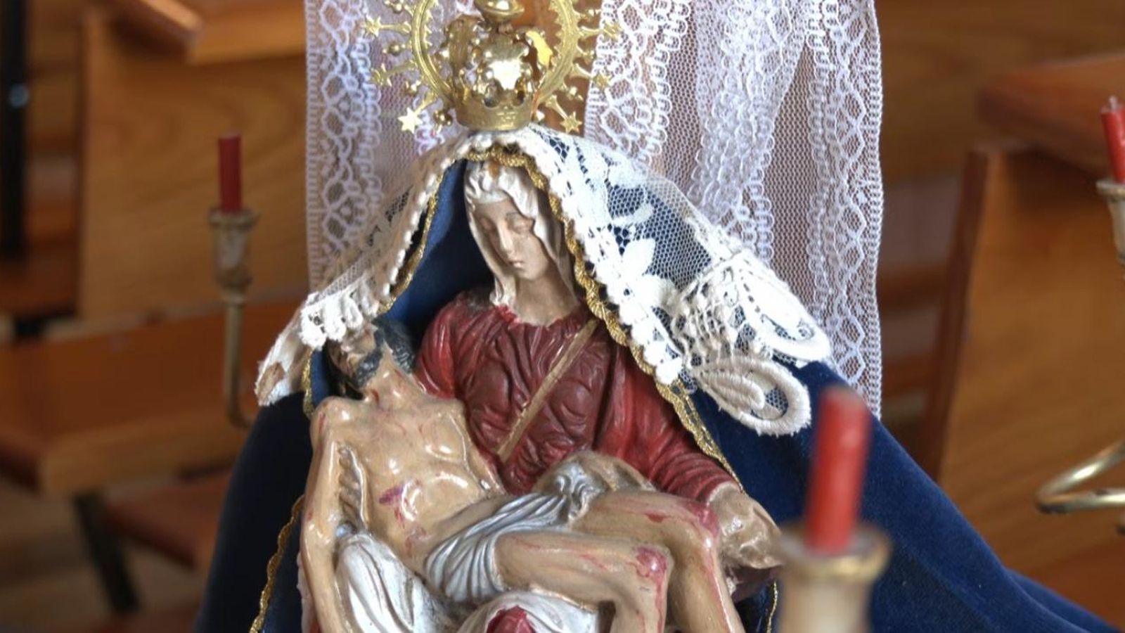 Una de las figuras de Semana Santa intervenidas por Paco Mayorgas.