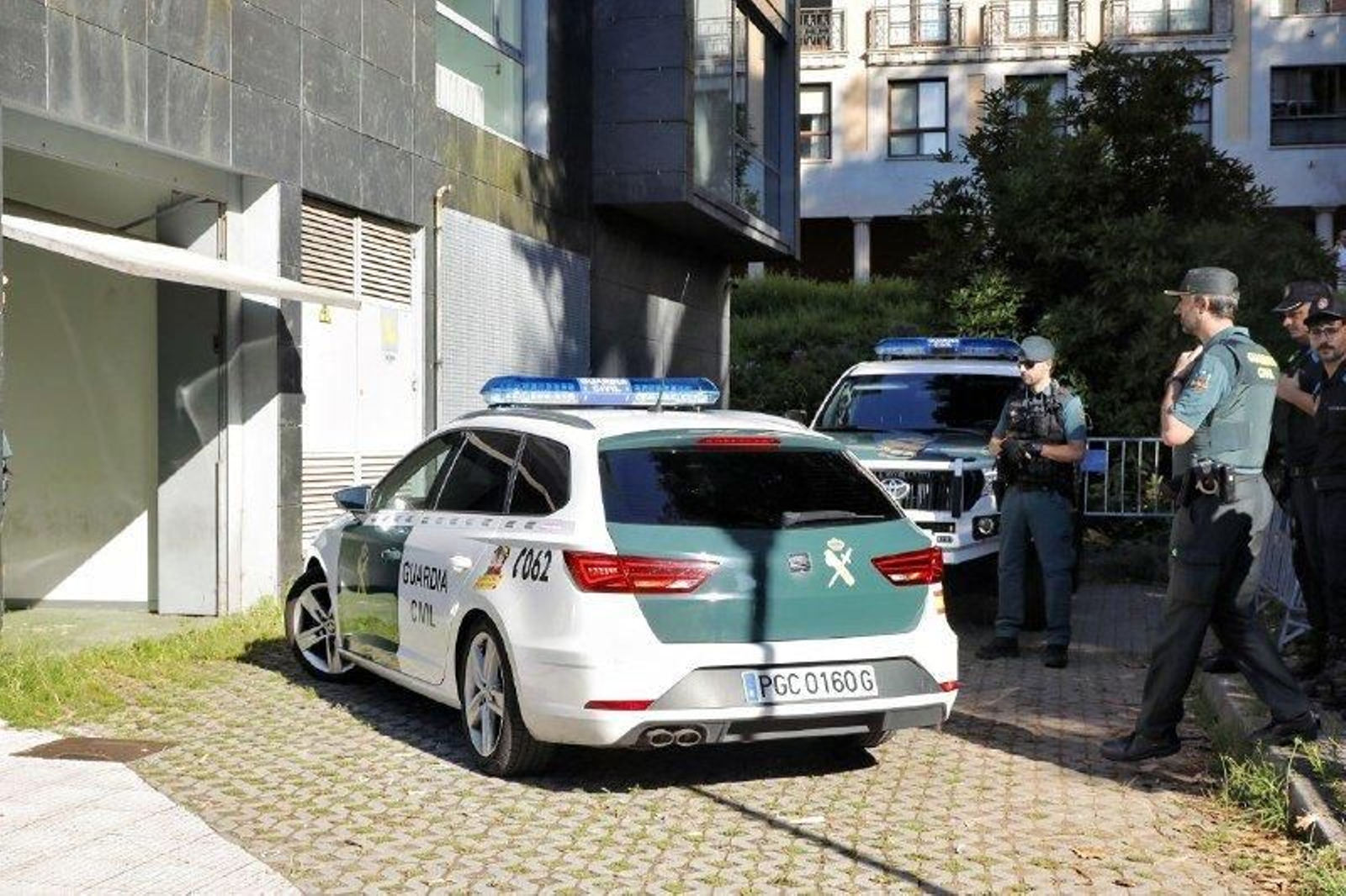 Llegada a los Juzgados del detenido.