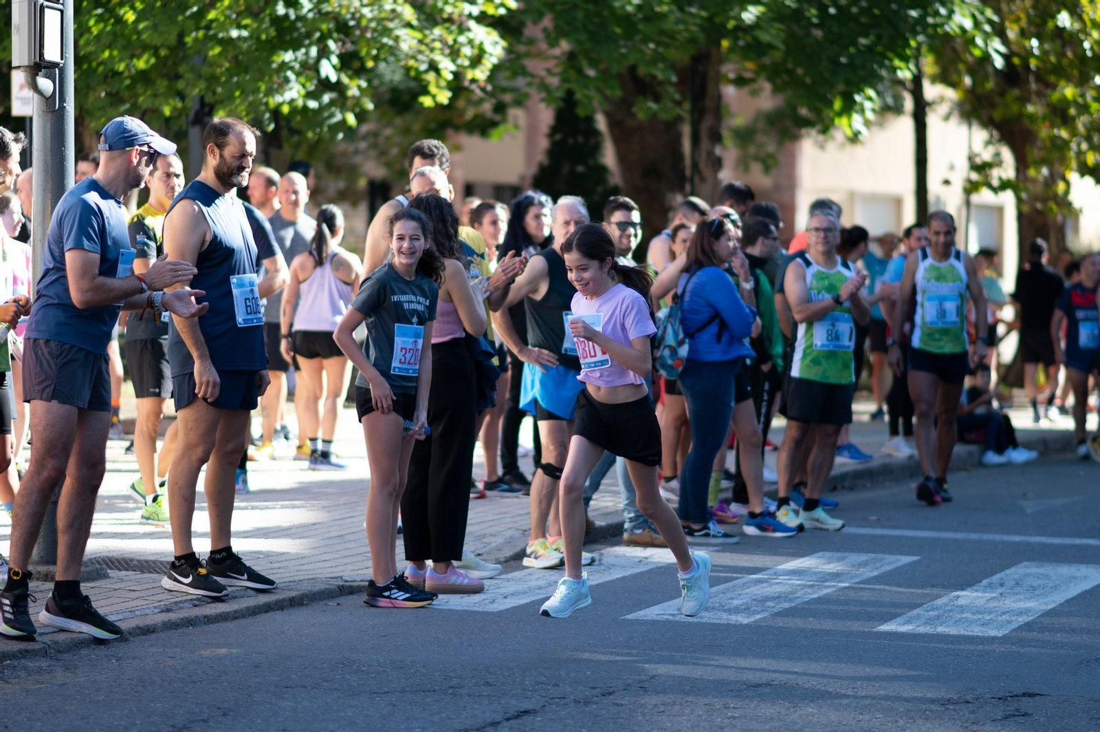 Desde pequeños a mayores, todos a por la misma meta.