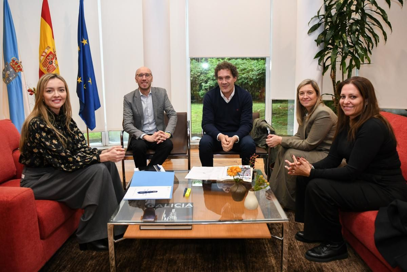 La Xunta y el Ayuntamiento de O Carballiño evalúan la creación de un centro de día para mayores
