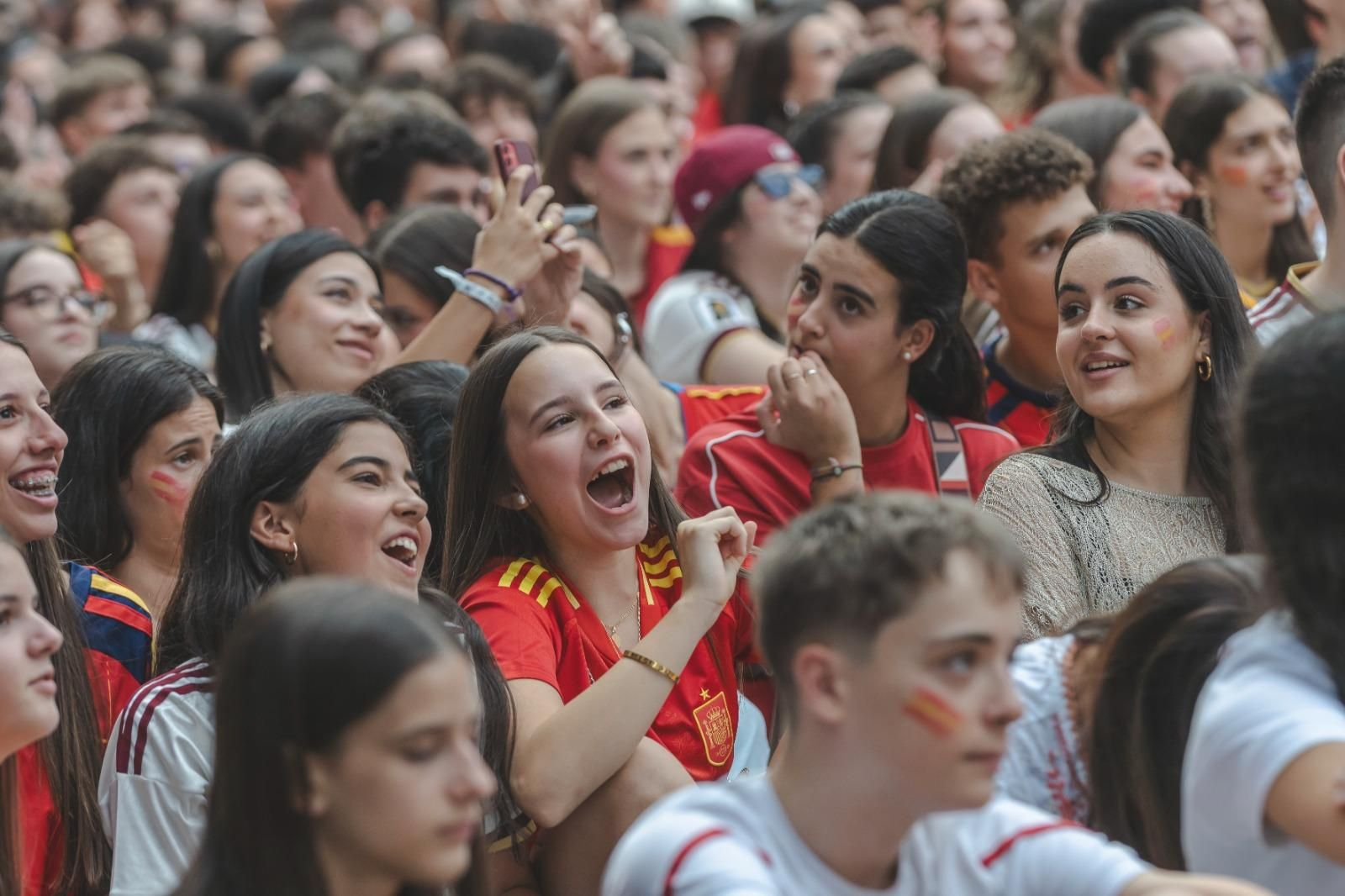 Galería | La ilusión por España tiñe de rojo la provincia de Ourense en la semifinal, en fotos