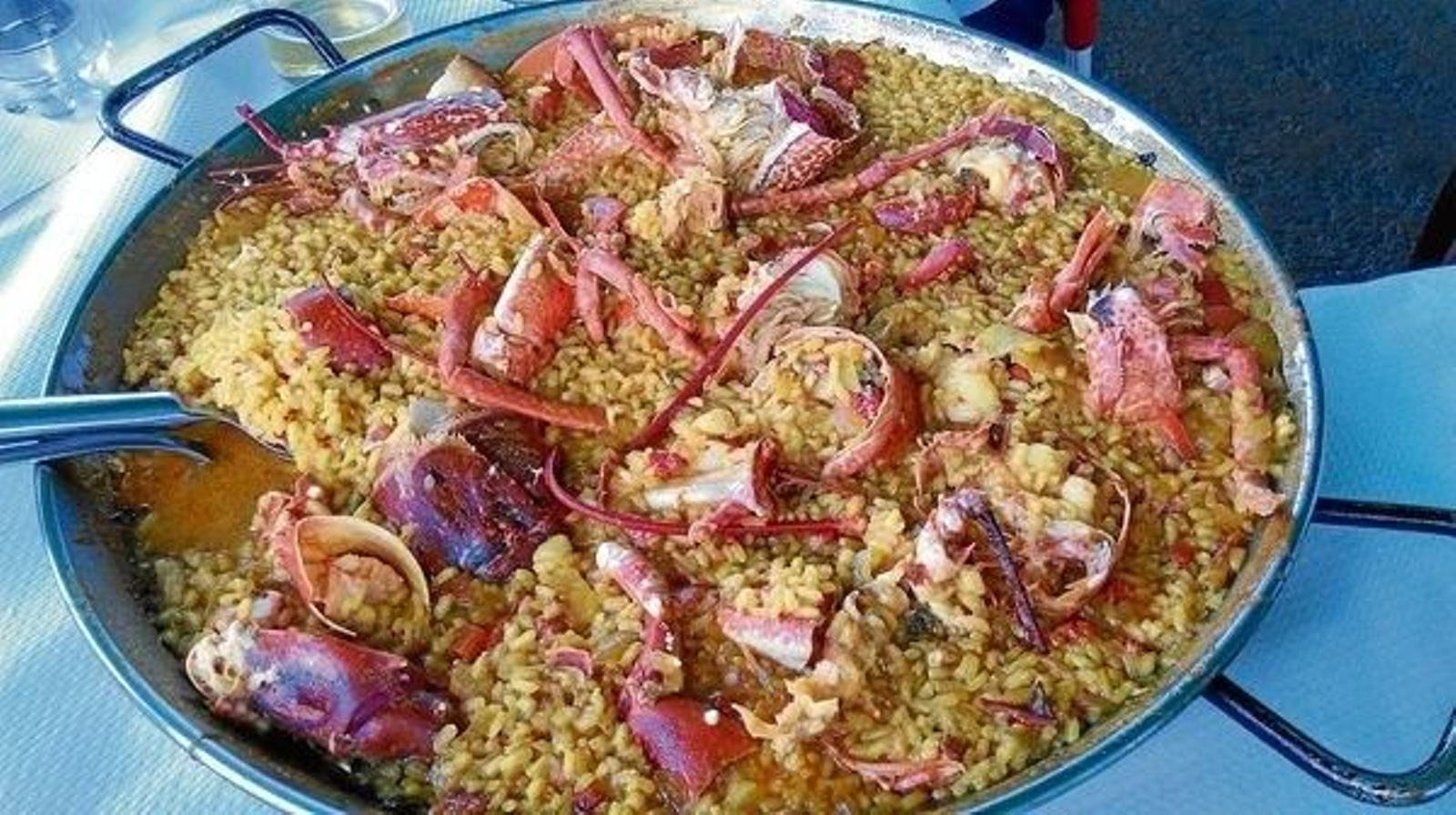 Imagen de una paella en el restaurante Capri.