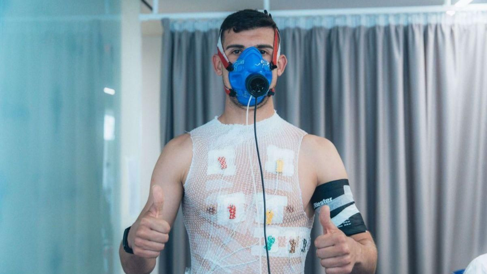 El canterano Carlos Domínguez fue uno de los que inició ayer los exámenes médicos de pretemporada.