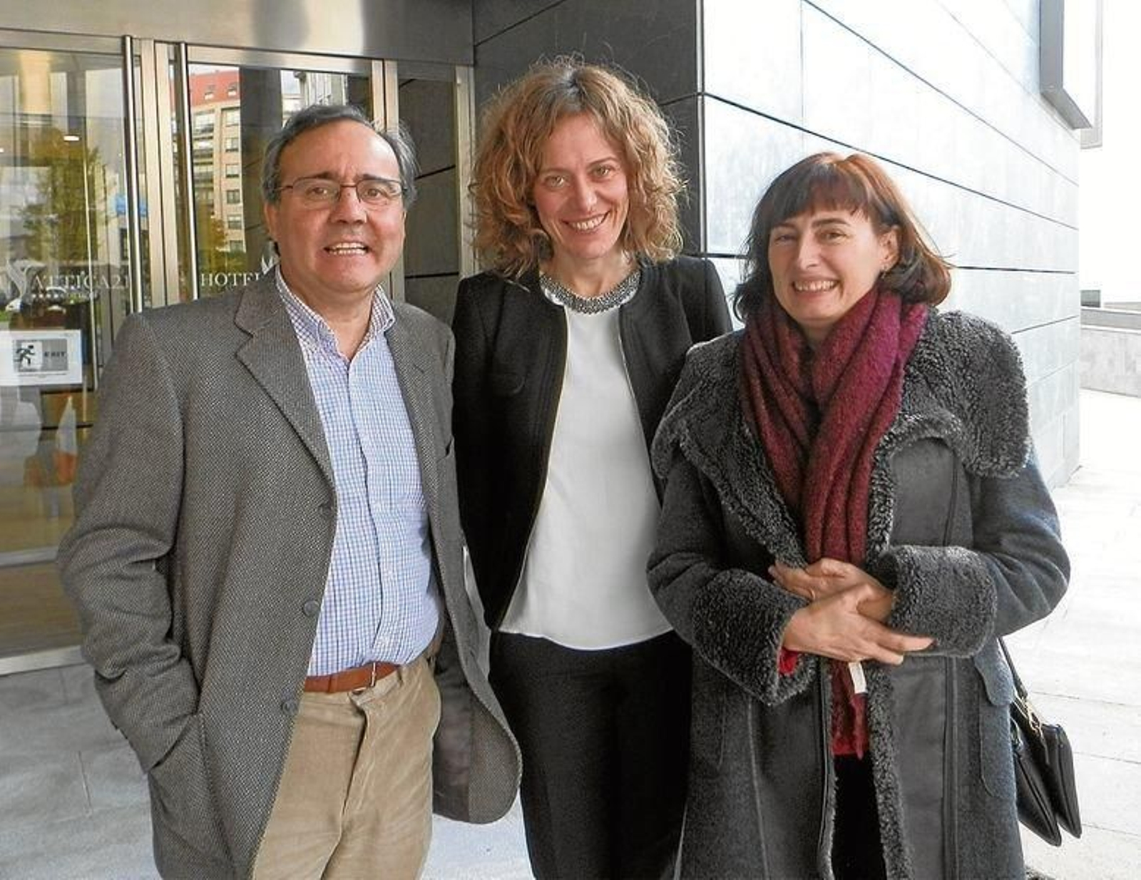 Rafael Vallejo, Margarita Vilar e Elvira Lindoso, autores do estudo.