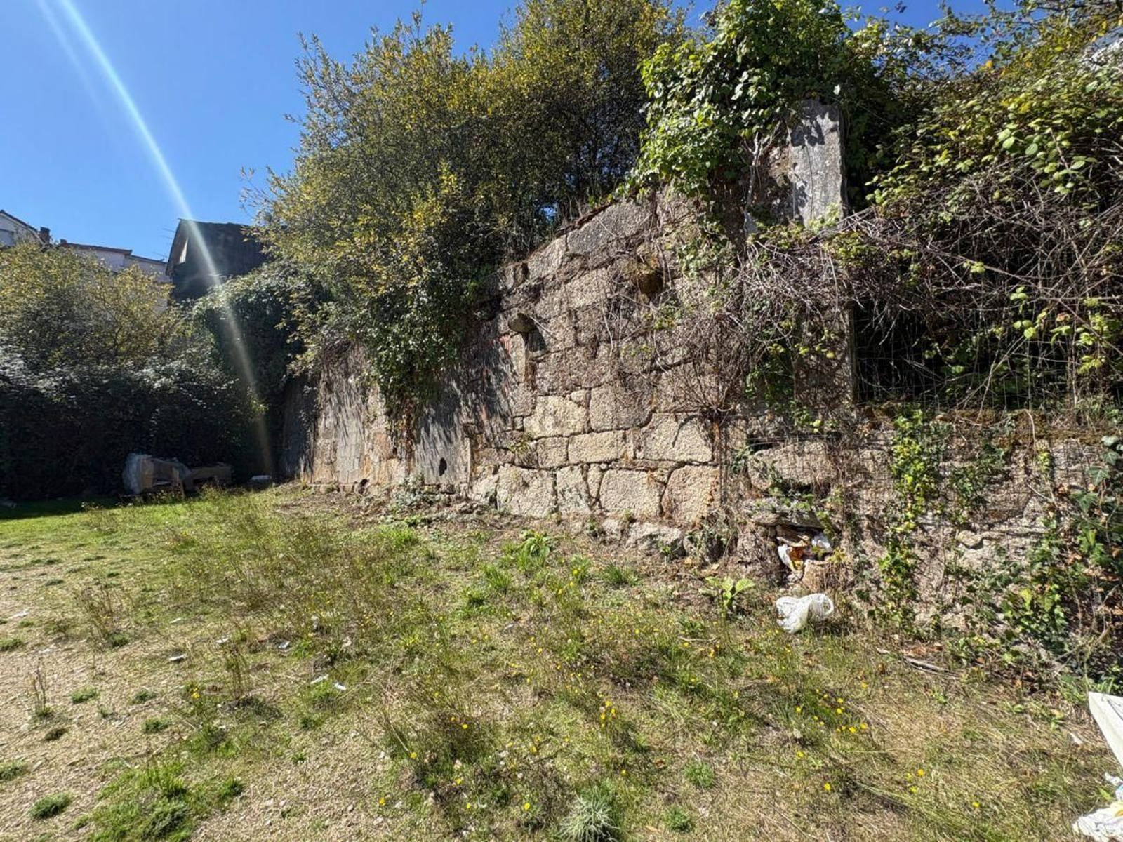 Restos del conjunto de la antigua capilla de San Gregorio.