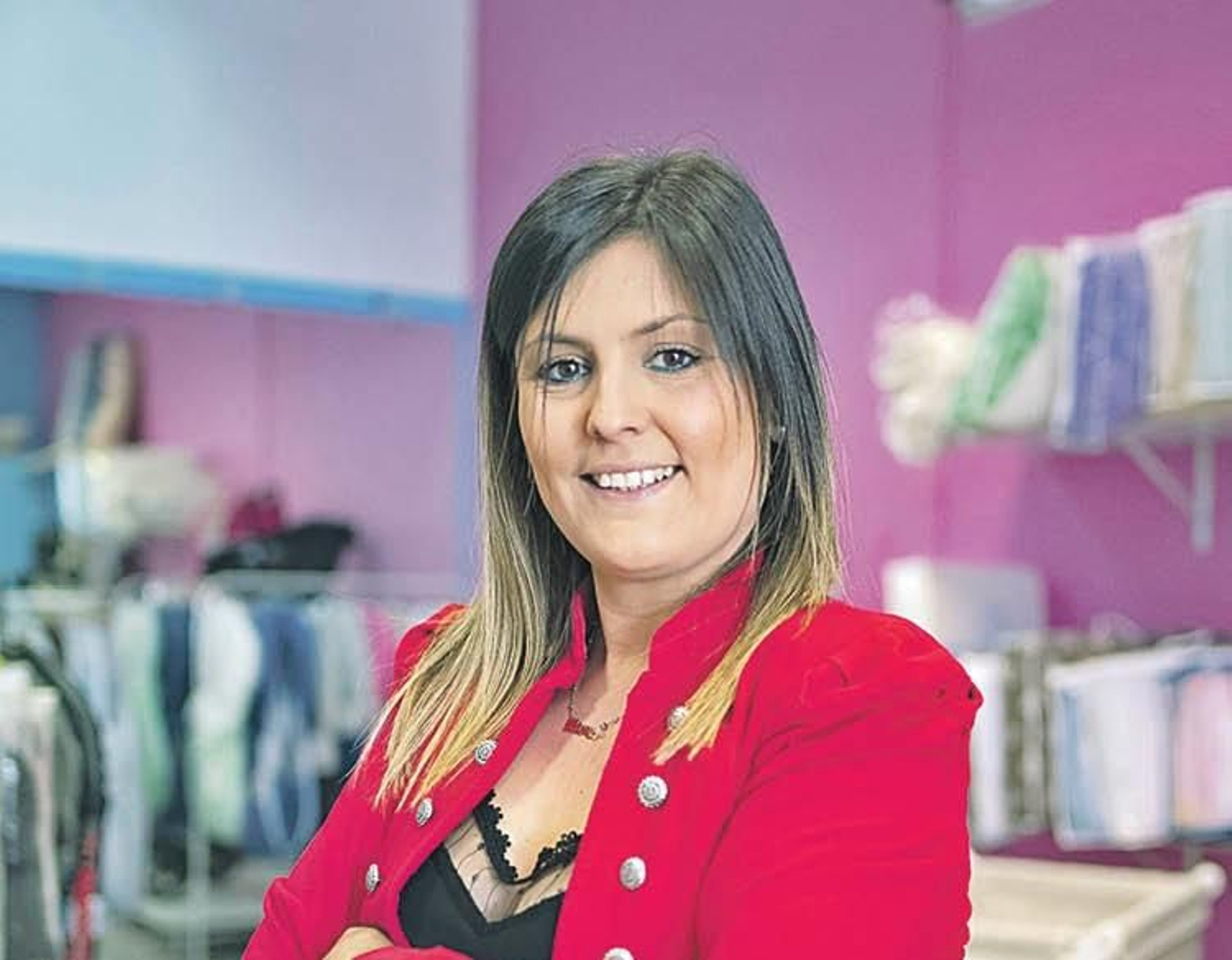 Alejandra Rodríguez, en su negocio. (XESÚS FARIÑAS)