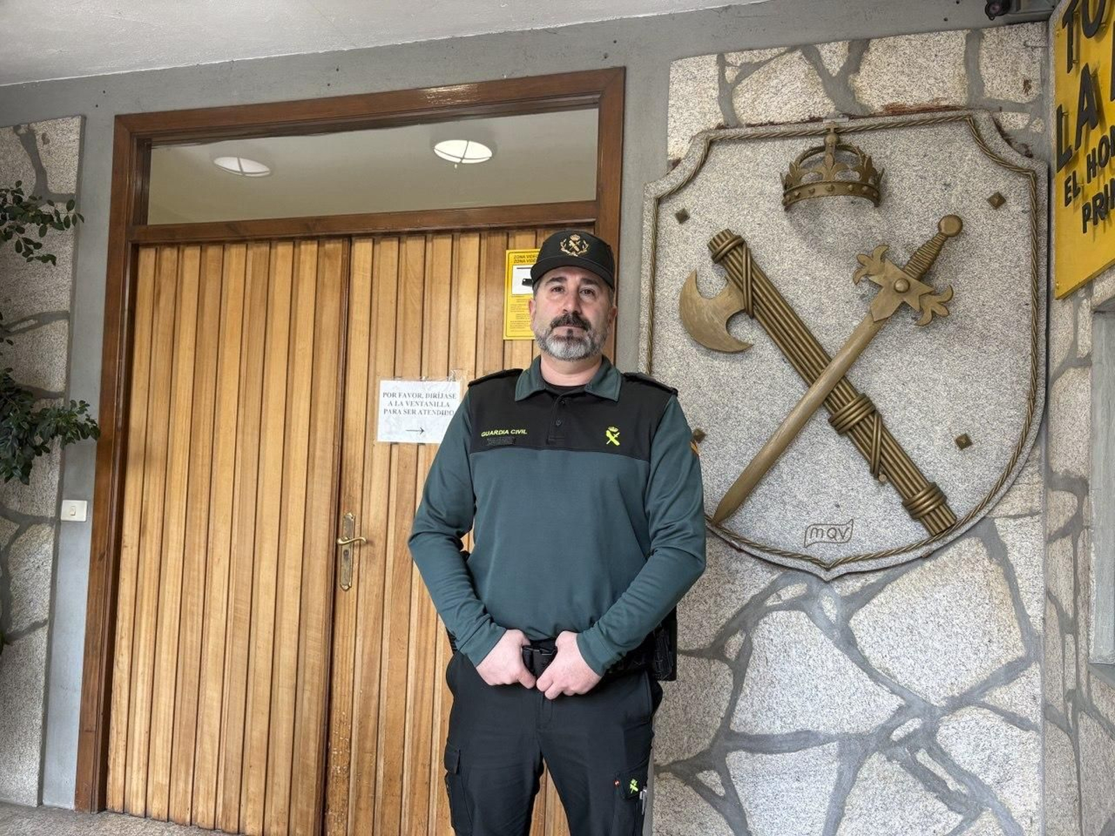 El sargento David Sánchez Ouzande, en el puesto de la Guardia Civil de Vigo.