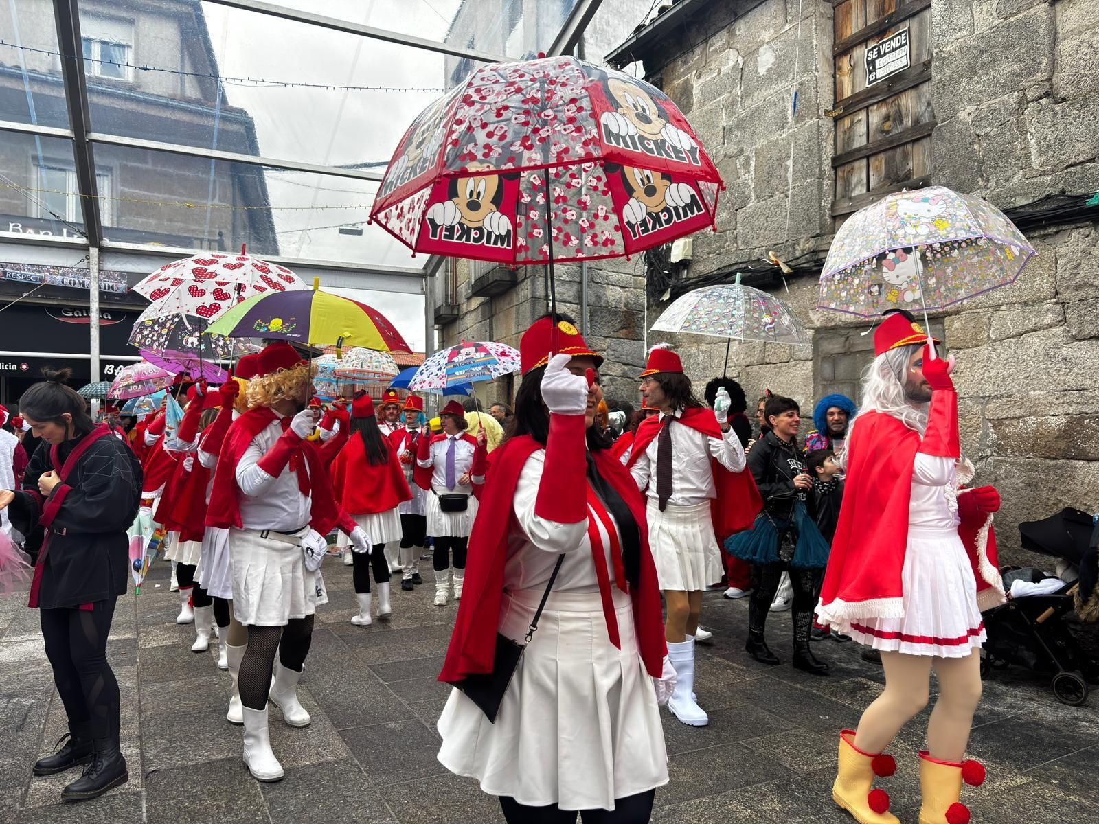 Galería | El sol vuelve para acompañar el Martes de Entroido en Xinzo