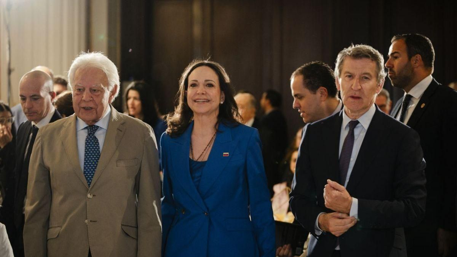 Felipe González, María Corina Machado y Alberto Núñez Feijóo en un desayuno informativo de Fórum Europa.