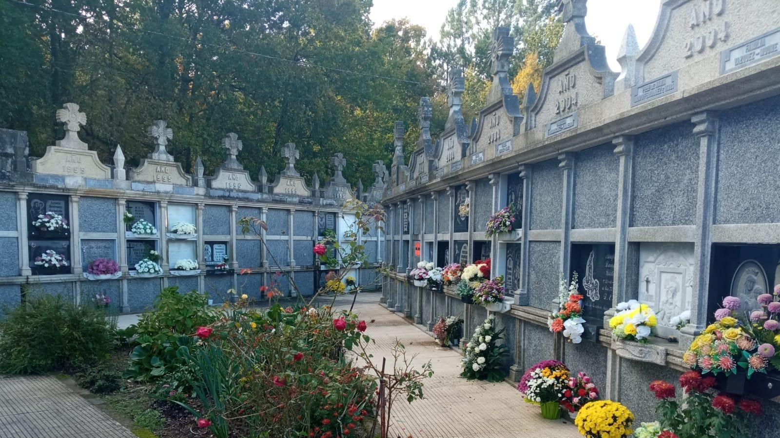 Cementerio de Carballiño en el Día de Todos los Santos. // S.P.