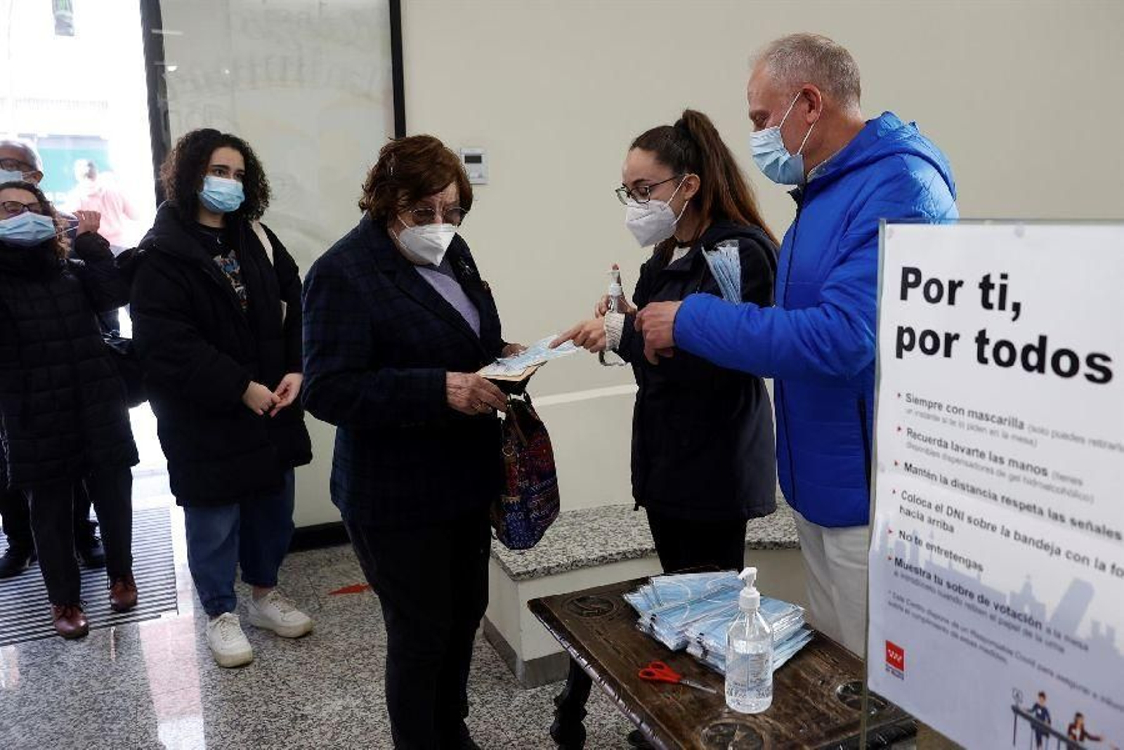 Madrid celebra unas elecciones marcadas por la pandemia 16