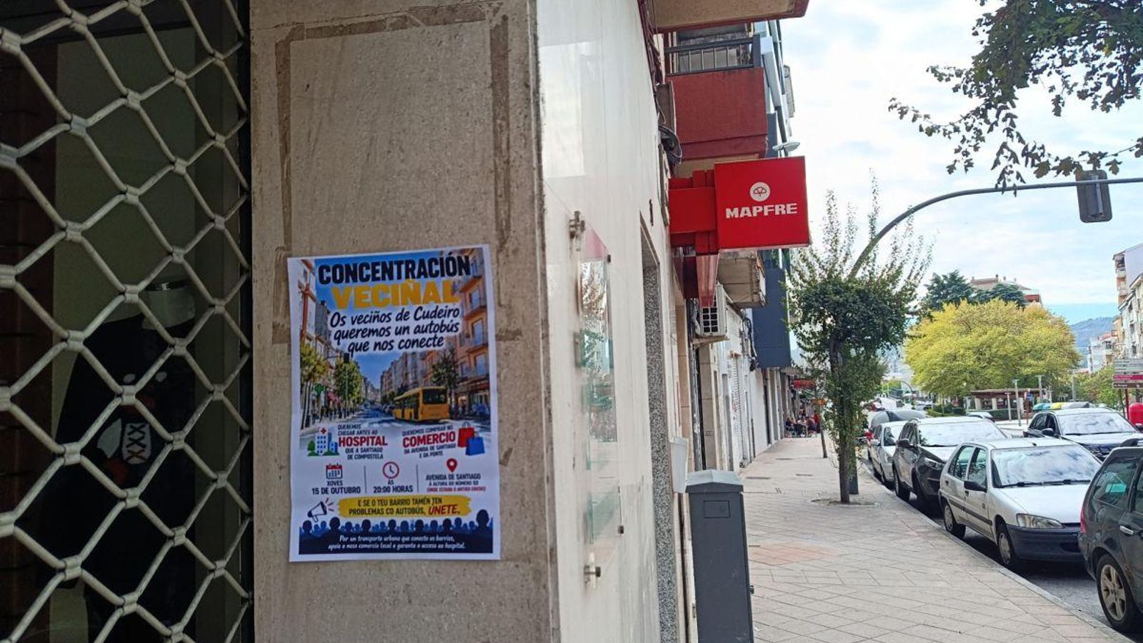 Los carteles de la concentración se extienden por la avenida de Santiago