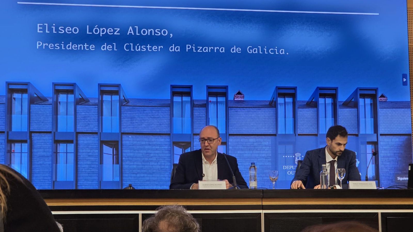 El presidente del Clúster da Pizarra de Galicia, Eliseo López Alonso, y Pablo Fernández Vila, director general de Planificación Energética y Minas de la Xunta de Galicia.