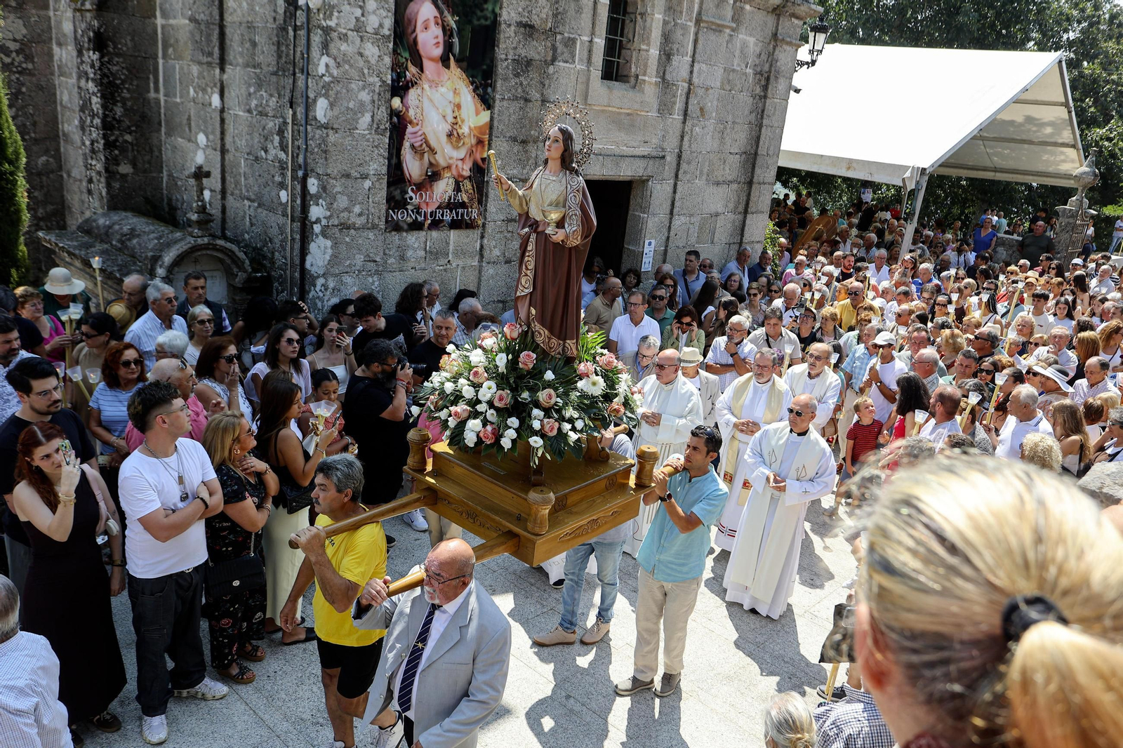 Galería | Ribarteme procesiona a Santa Marta sin "caixóns"