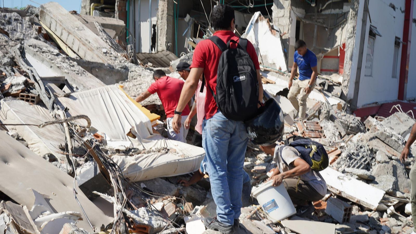 Los escombros acumulados por el fenómeno de magnitud 7,4 en Colombia.