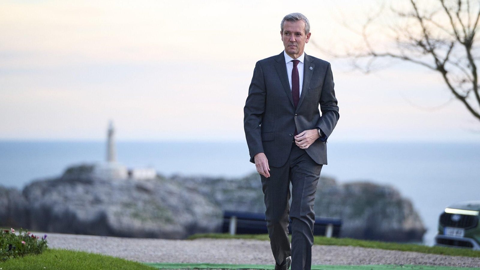 Alfonso Rueda, a su llegada a la XXVII Conferencia de Presidentes, en el Palacio de la Magdalena. Foto: EP.