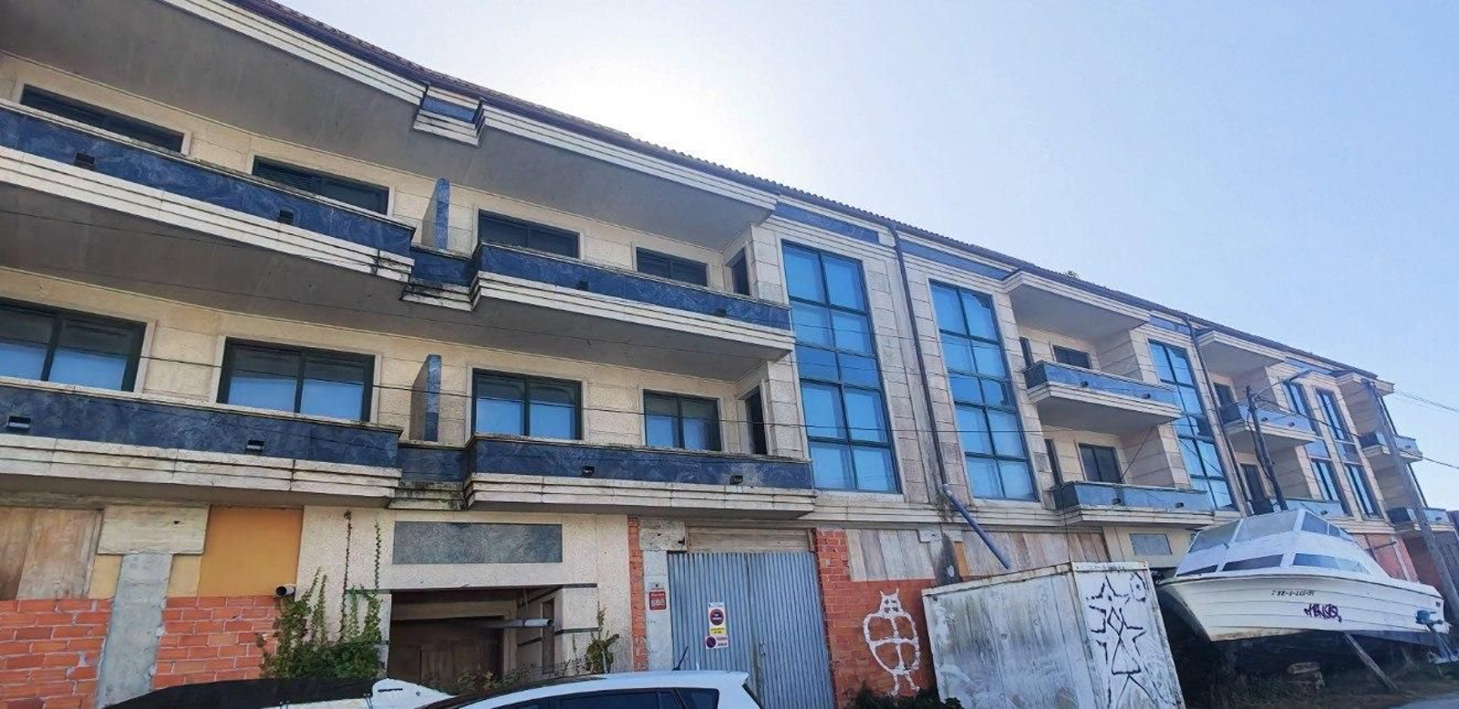Edificio decomisado al narco Marcial Dorado en A Illa de Arousa.