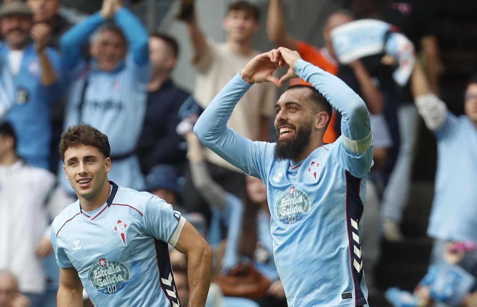 Borja Iglesias festeja el segundo de sus goles del pasado sábado ante el Valencia, el número 11 de su cuenta de este curso.