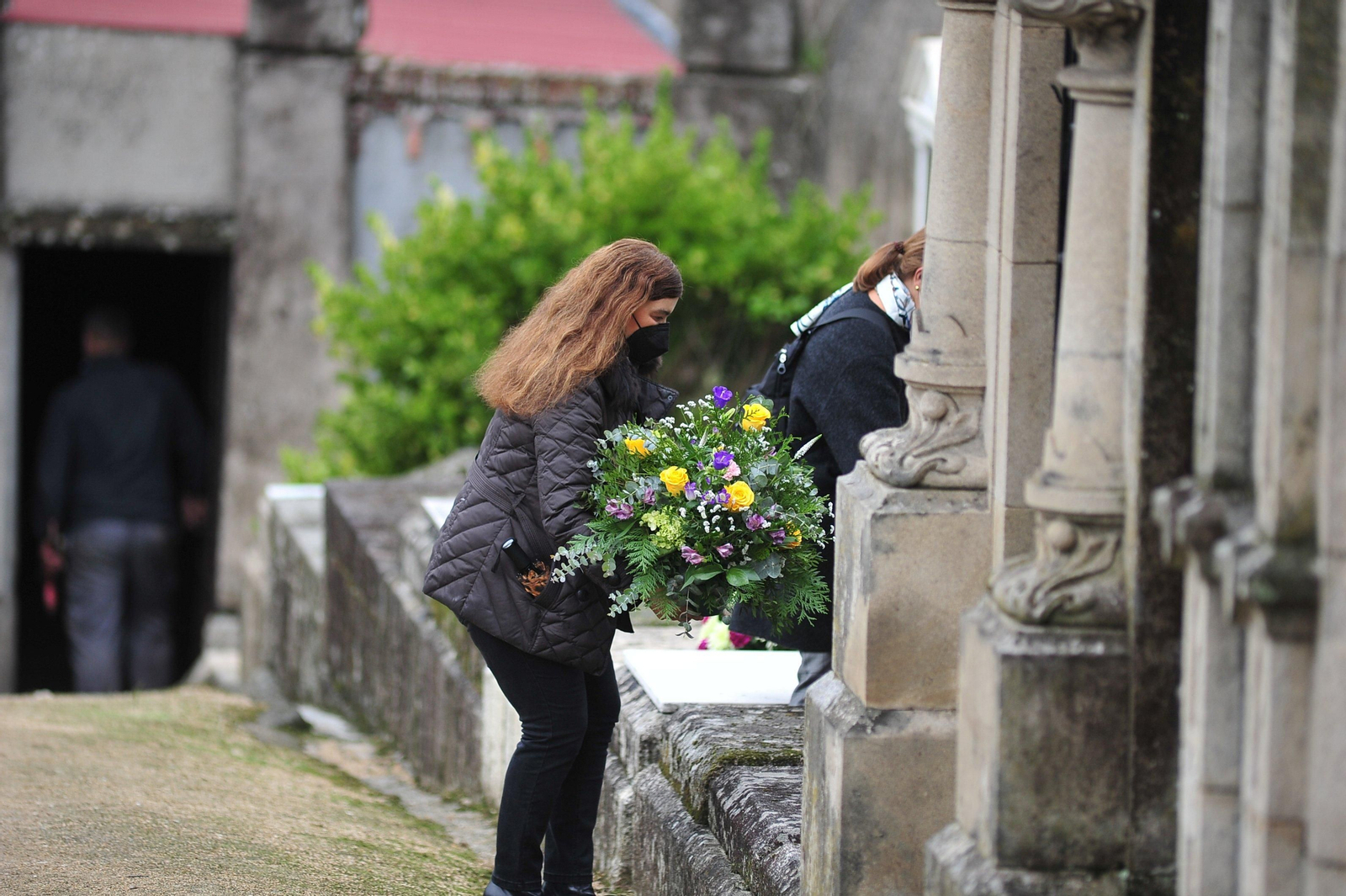 Jornada dominical en el cementerio de San Francisco José Paz